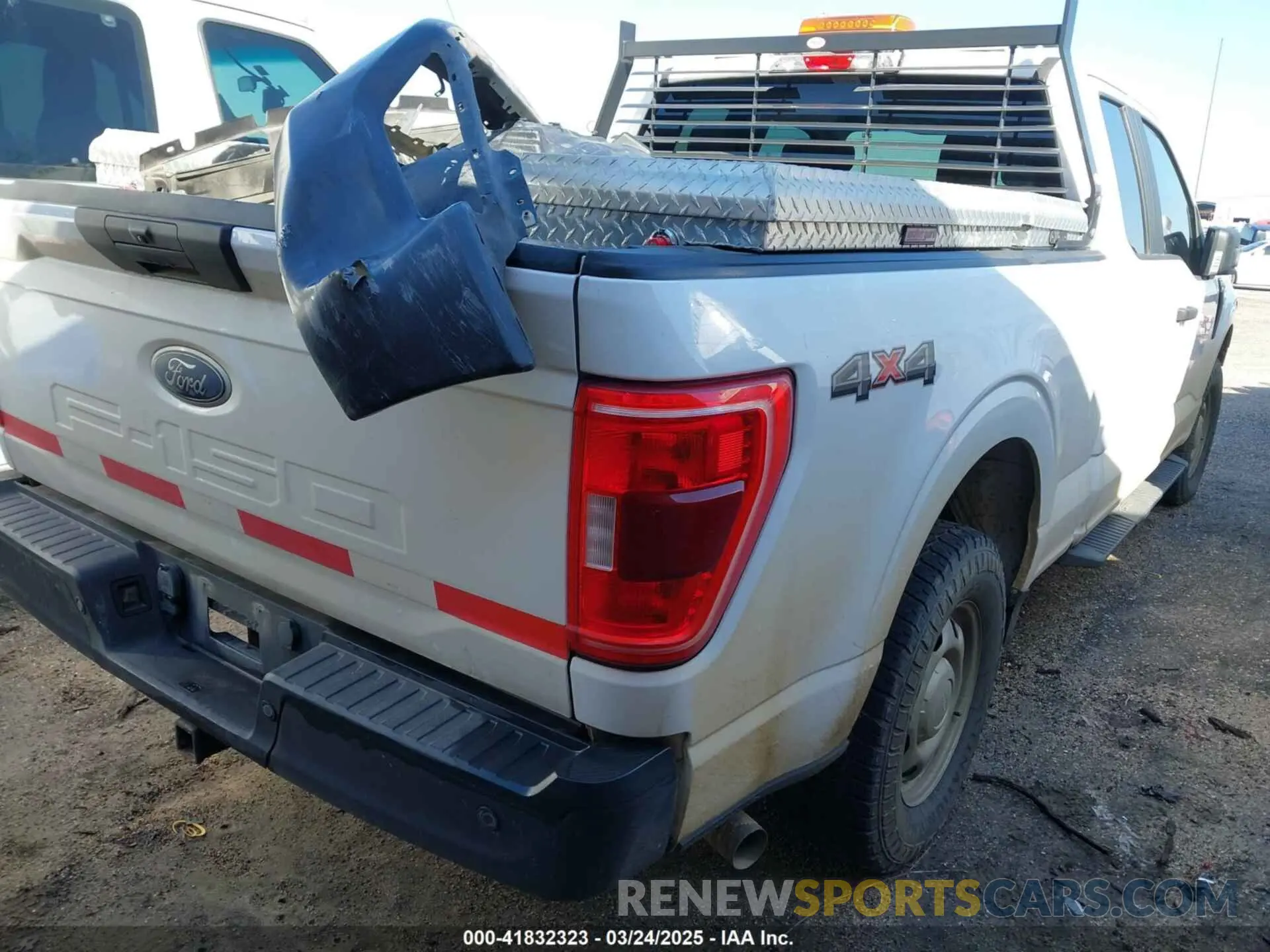 4 Photograph of a damaged car 1FTFX1E55MKD70693 FORD F-150 2021