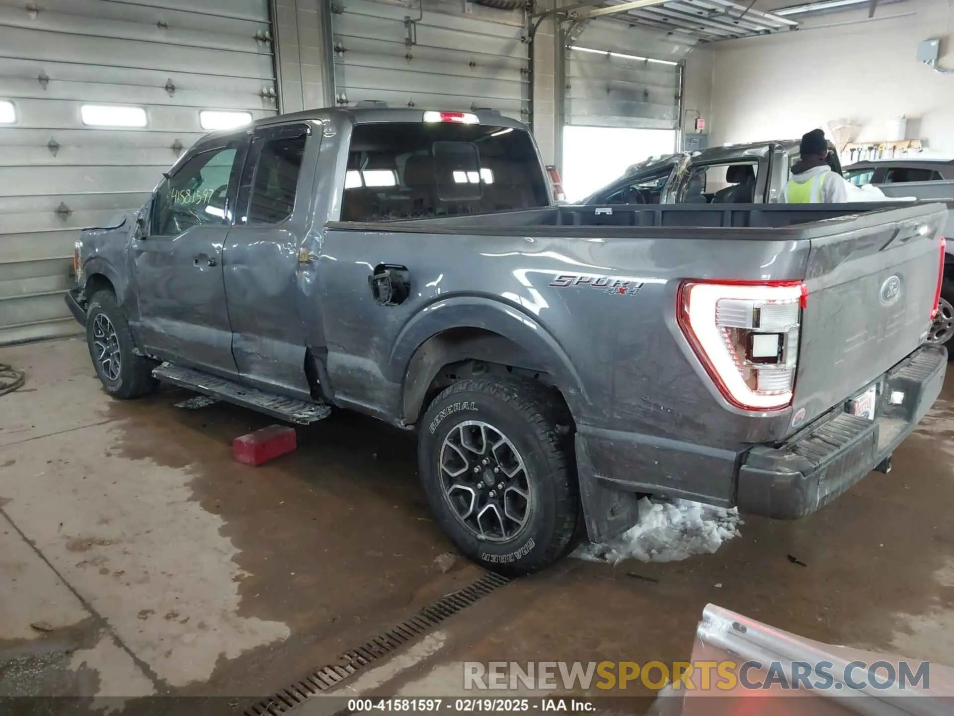 3 Photograph of a damaged car 1FTFX1E81MKD35918 FORD F-150 2021