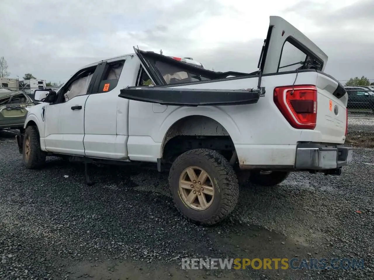 2 Photograph of a damaged car 1FTFX1E87MFB10721 FORD F-150 2021