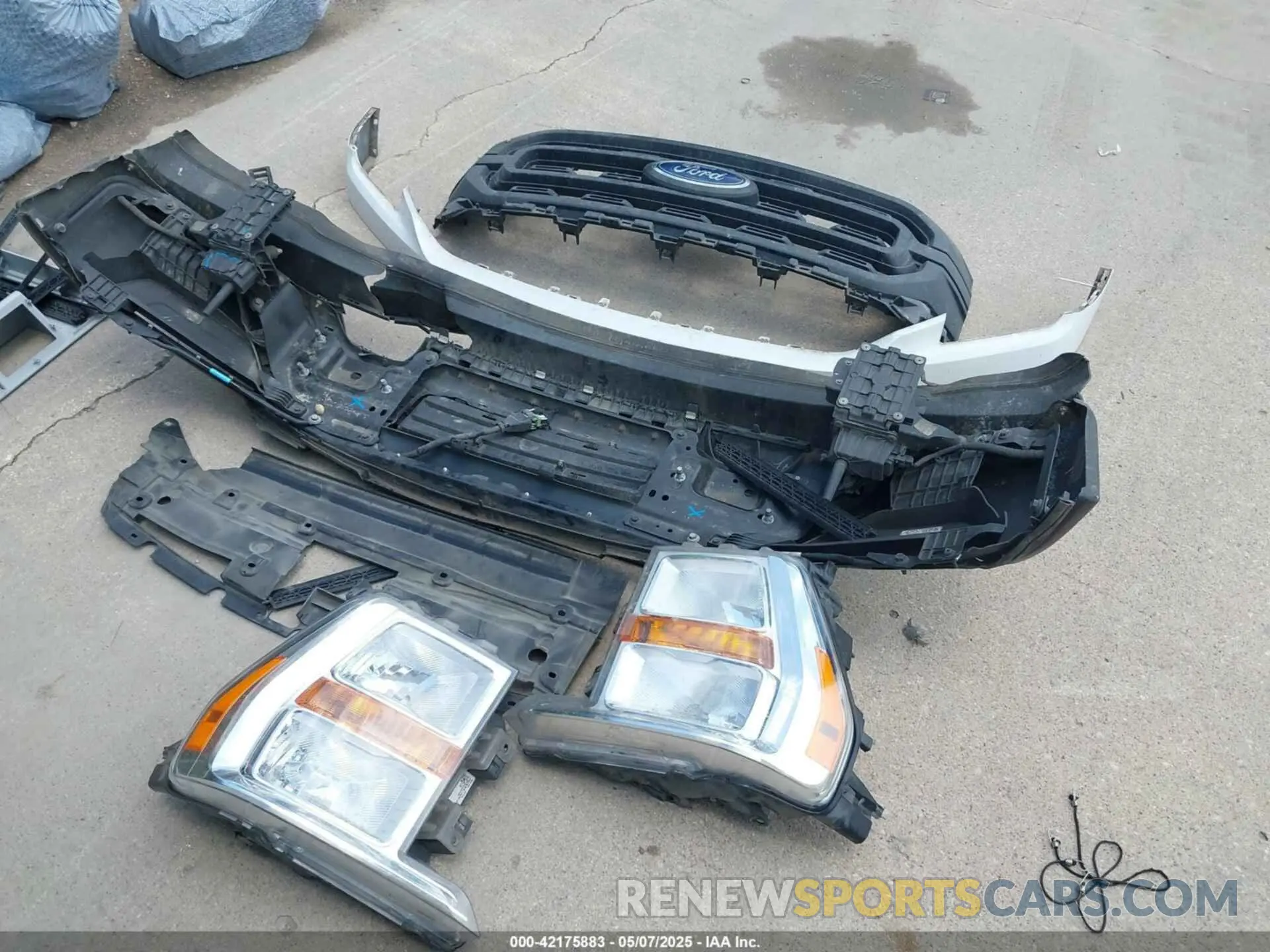 12 Photograph of a damaged car 1FTMF1CB2MKD85770 FORD F-150 2021