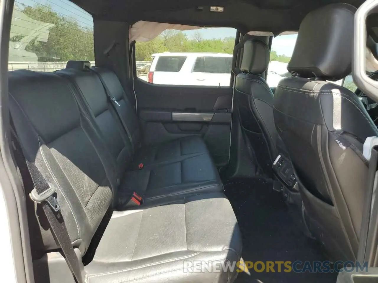 10 Photograph of a damaged car 1FTEW1C50NKE39289 FORD F-150 2022