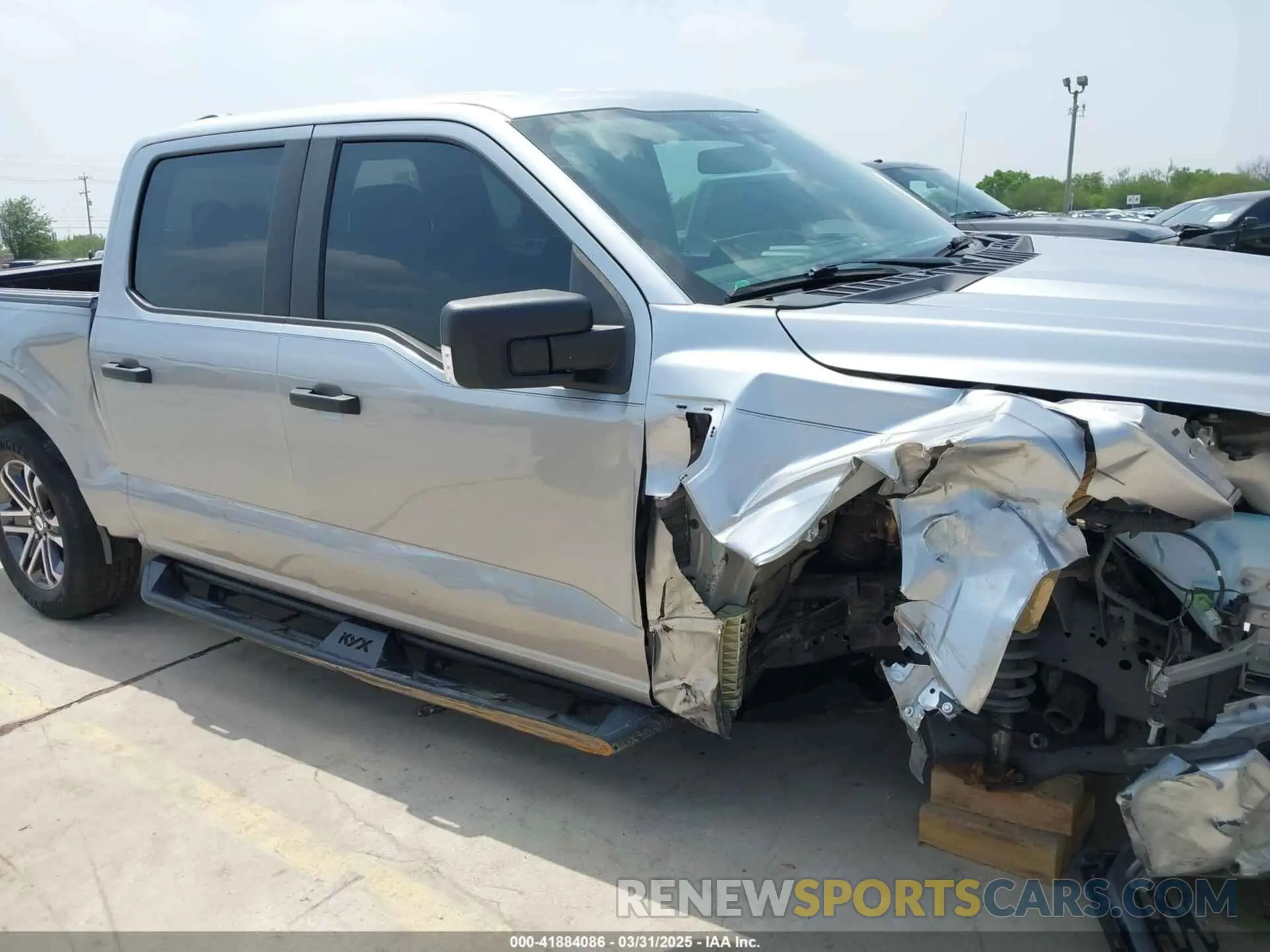 17 Photograph of a damaged car 1FTEW1CP3NFA27197 FORD F-150 2022
