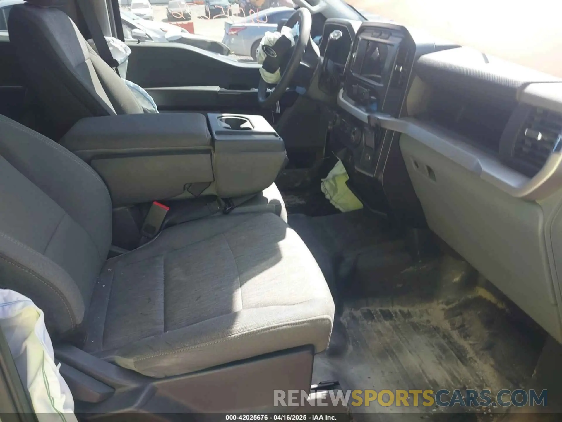 5 Photograph of a damaged car 1FTEW1CP6NKE54560 FORD F-150 2022