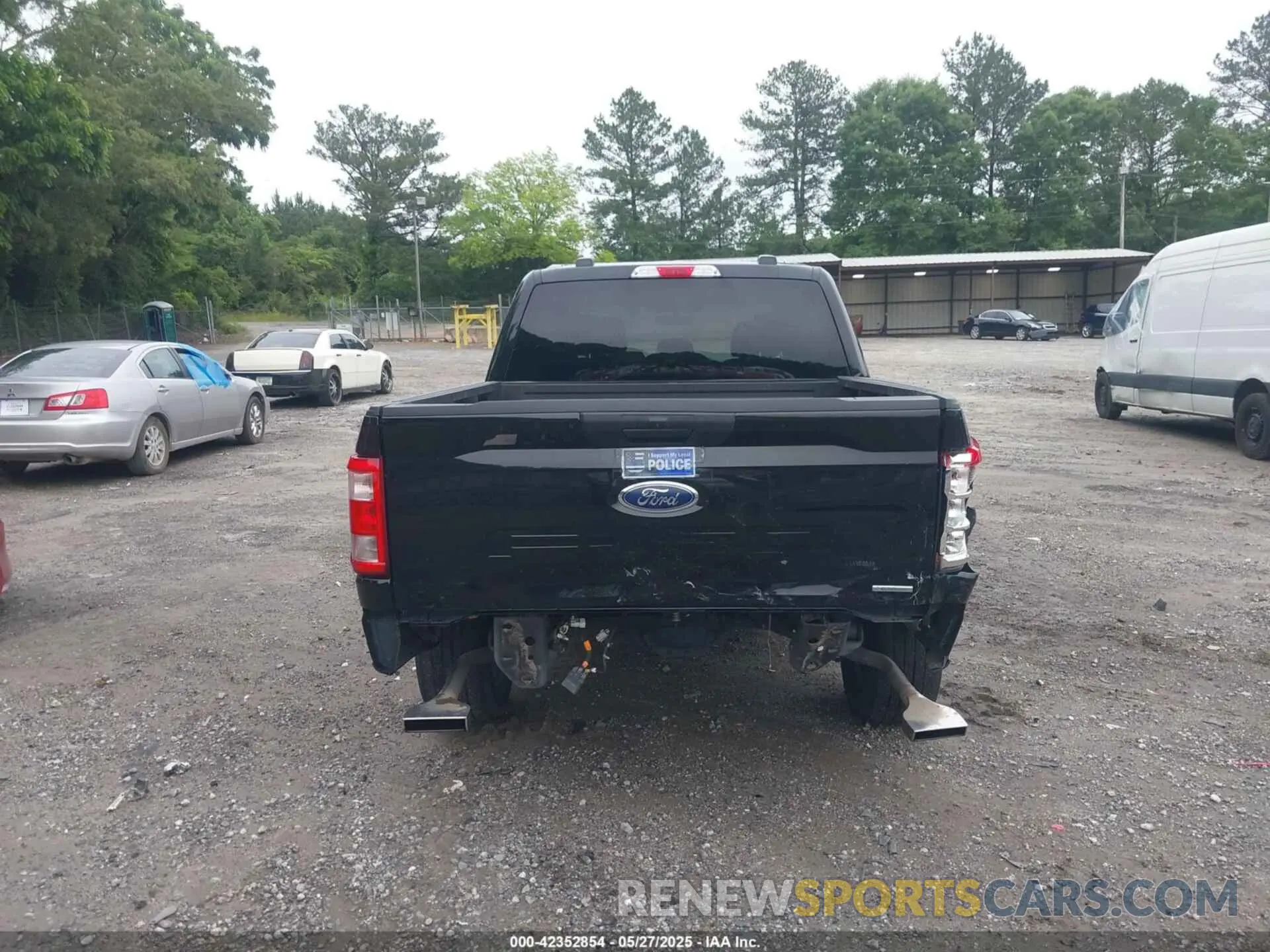 17 Photograph of a damaged car 1FTEW1CP8NFB78472 FORD F-150 2022