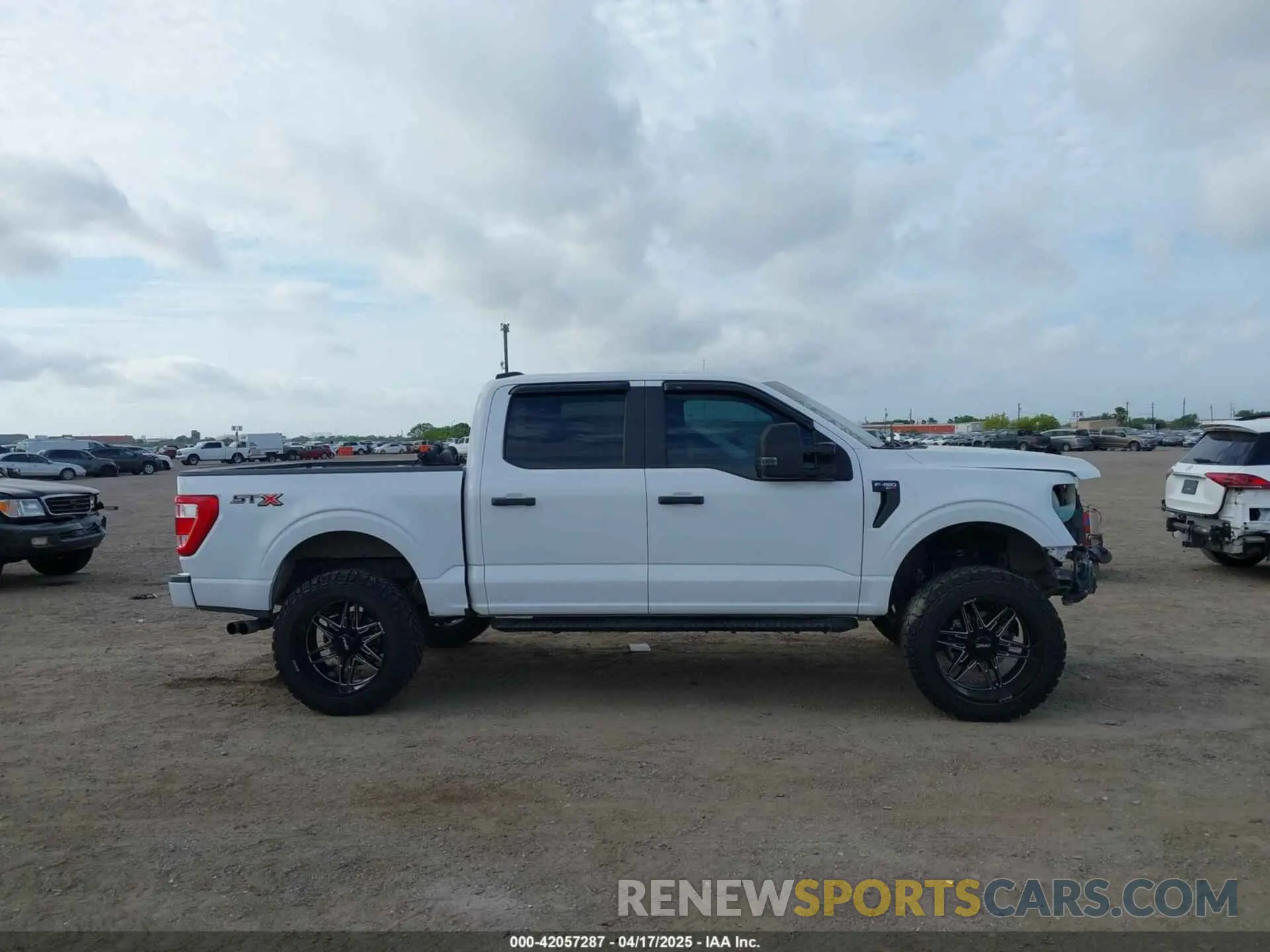 14 Photograph of a damaged car 1FTEW1CPXNKD56311 FORD F-150 2022