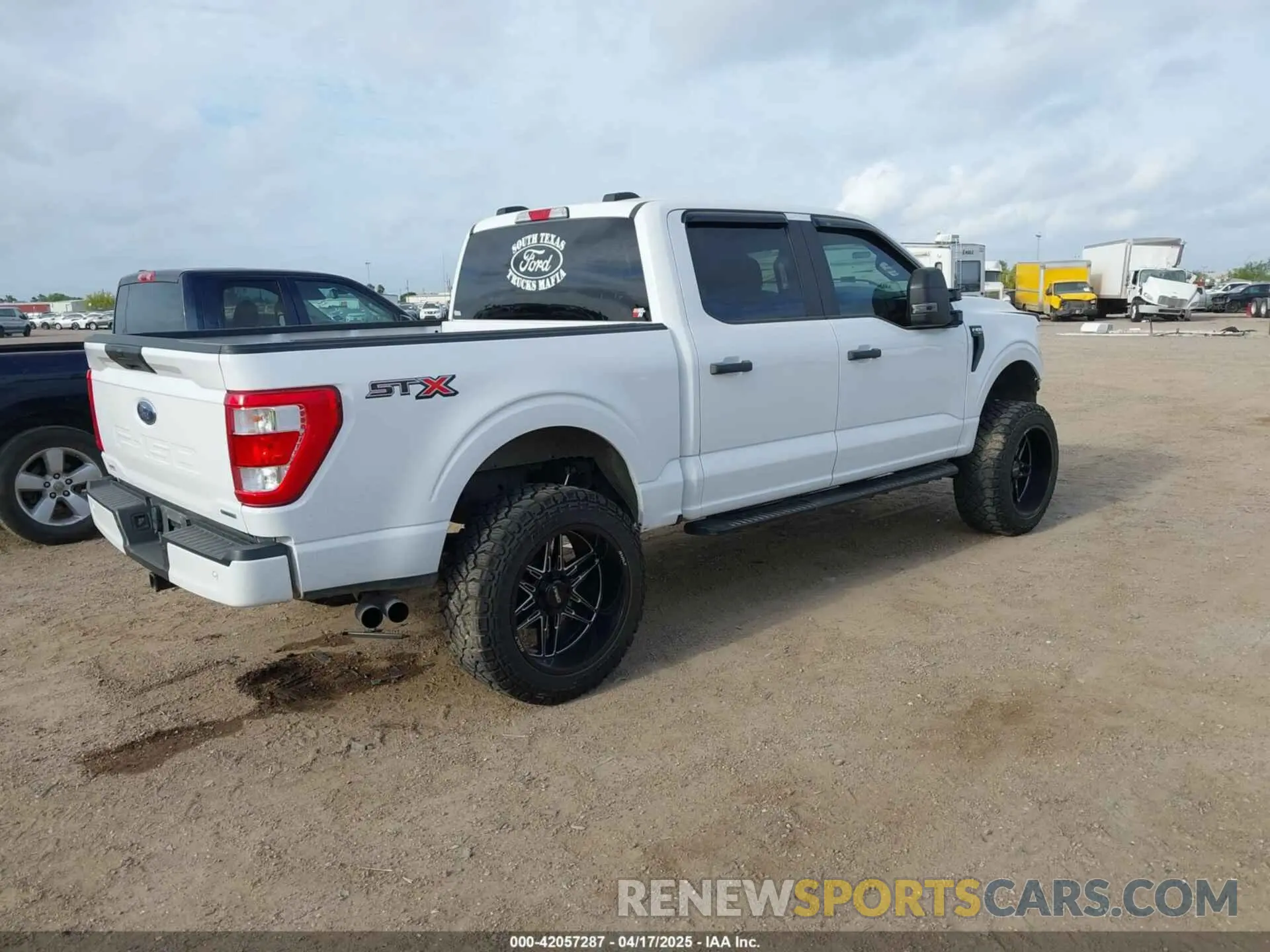 4 Photograph of a damaged car 1FTEW1CPXNKD56311 FORD F-150 2022