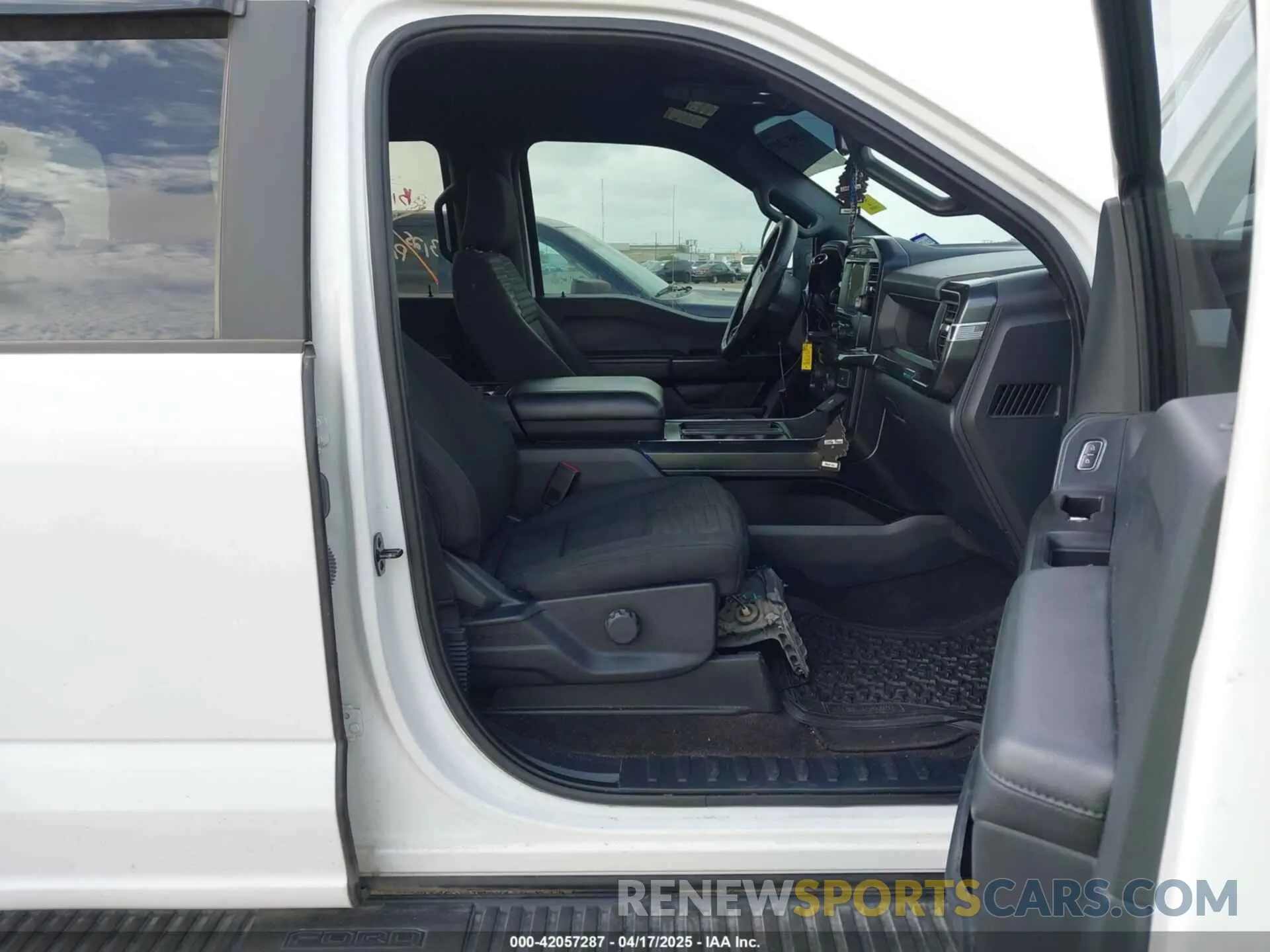 5 Photograph of a damaged car 1FTEW1CPXNKD56311 FORD F-150 2022