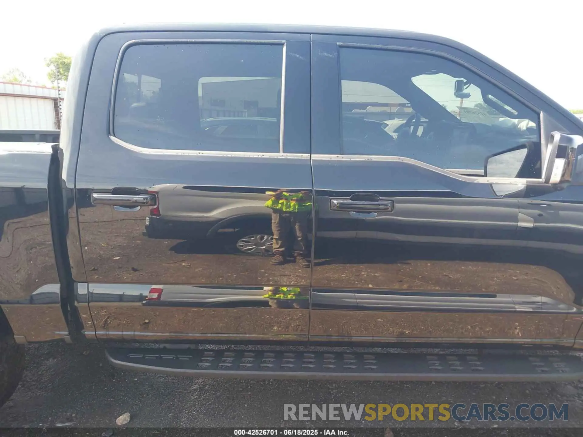 14 Photograph of a damaged car 1FTEW1E83NFB98179 FORD F-150 2022