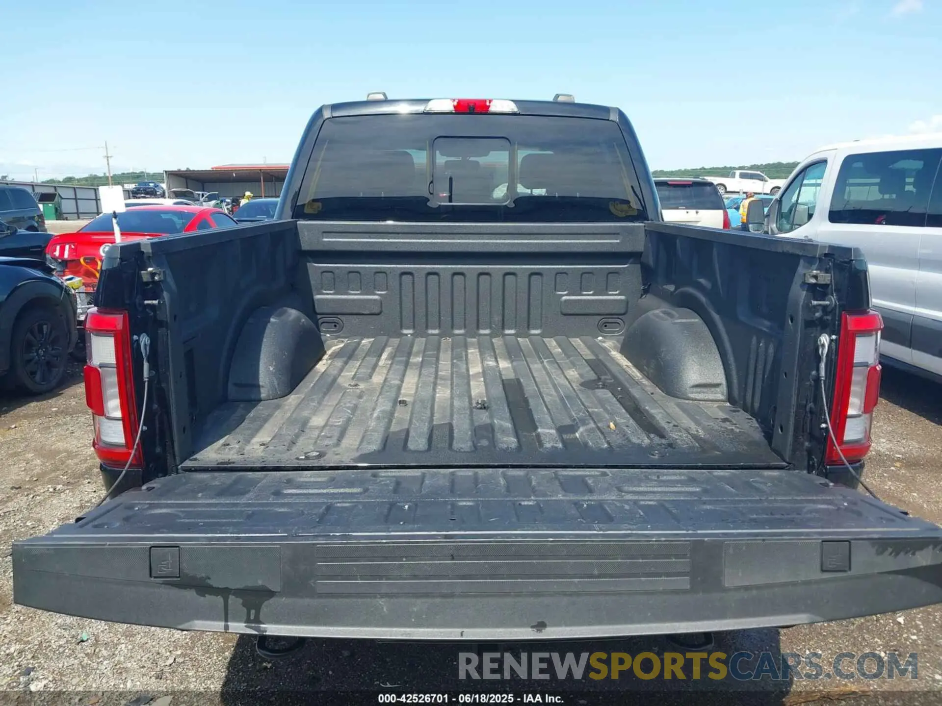18 Photograph of a damaged car 1FTEW1E83NFB98179 FORD F-150 2022