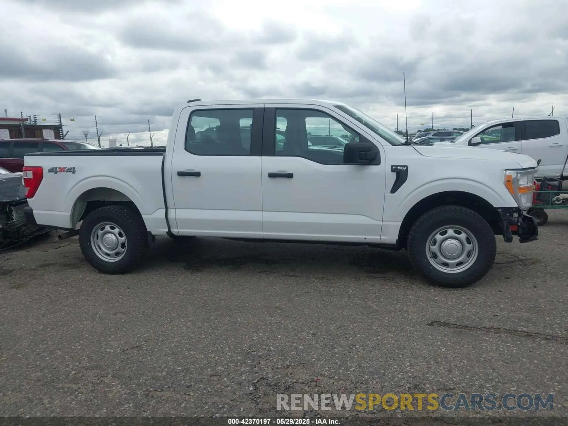13 Photograph of a damaged car 1FTEW1EB1NKE43208 FORD F-150 2022