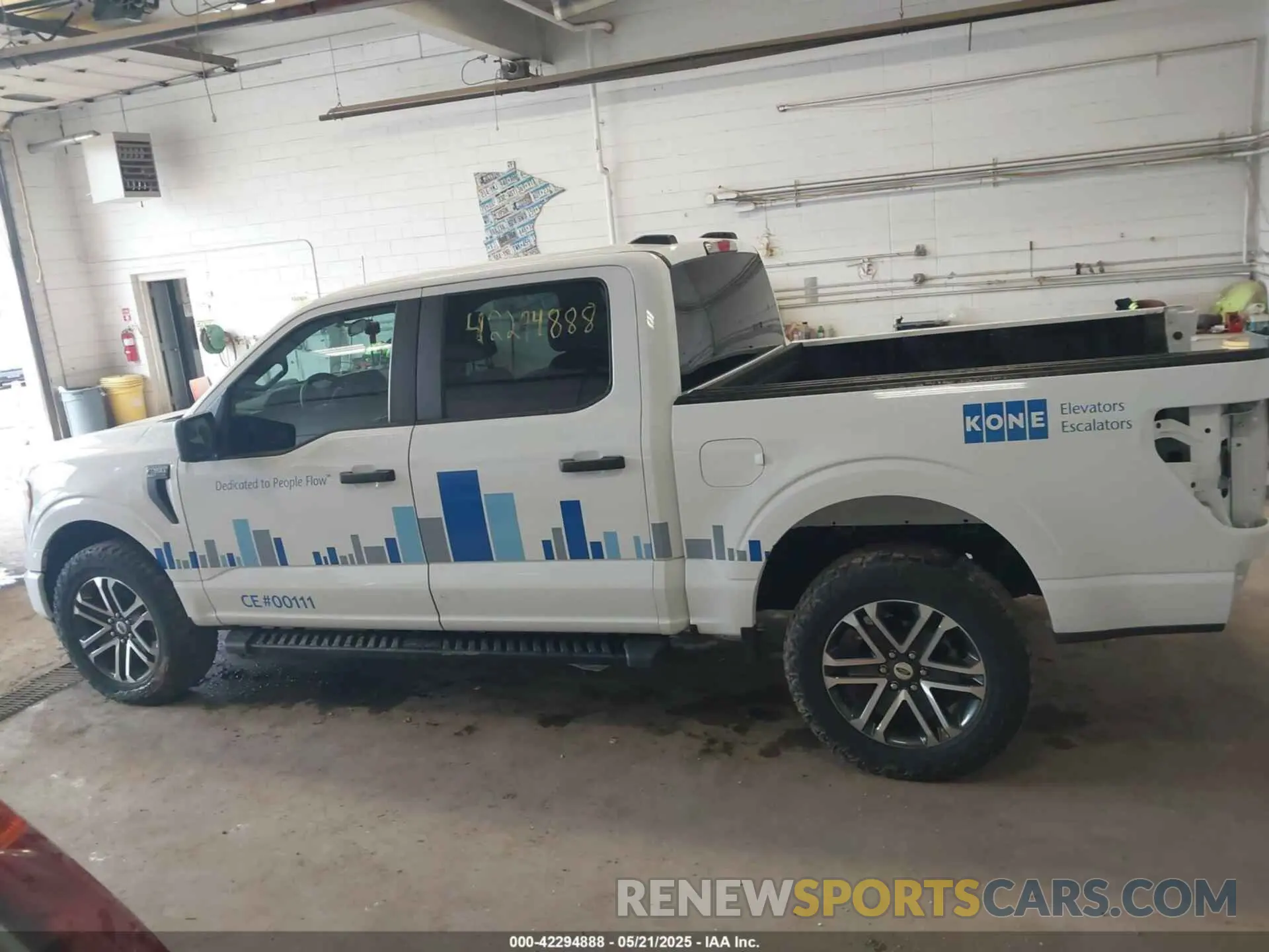 14 Photograph of a damaged car 1FTEW1EP1NKE50669 FORD F-150 2022