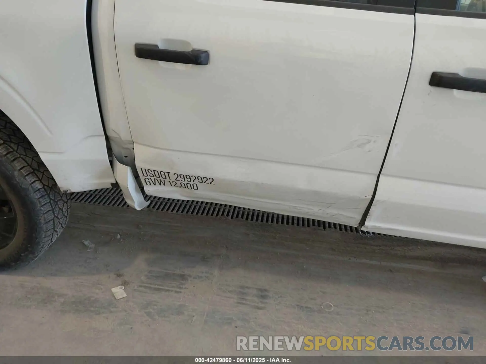 6 Photograph of a damaged car 1FTEW1EP2NFA70958 FORD F-150 2022