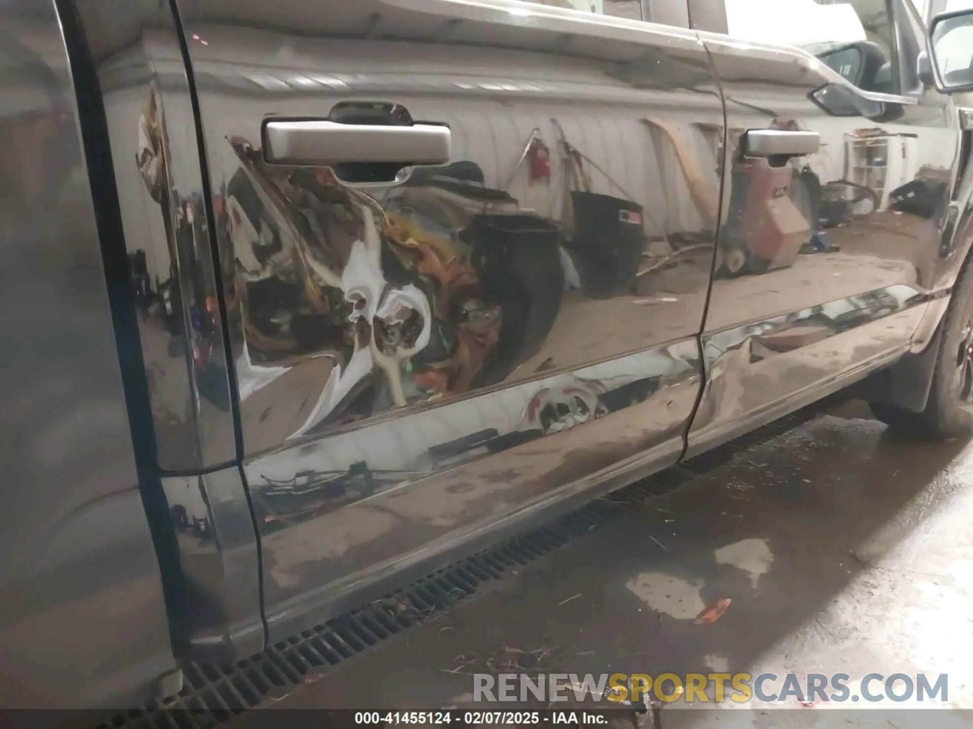 18 Photograph of a damaged car 1FTEW1EP2NFC26626 FORD F-150 2022