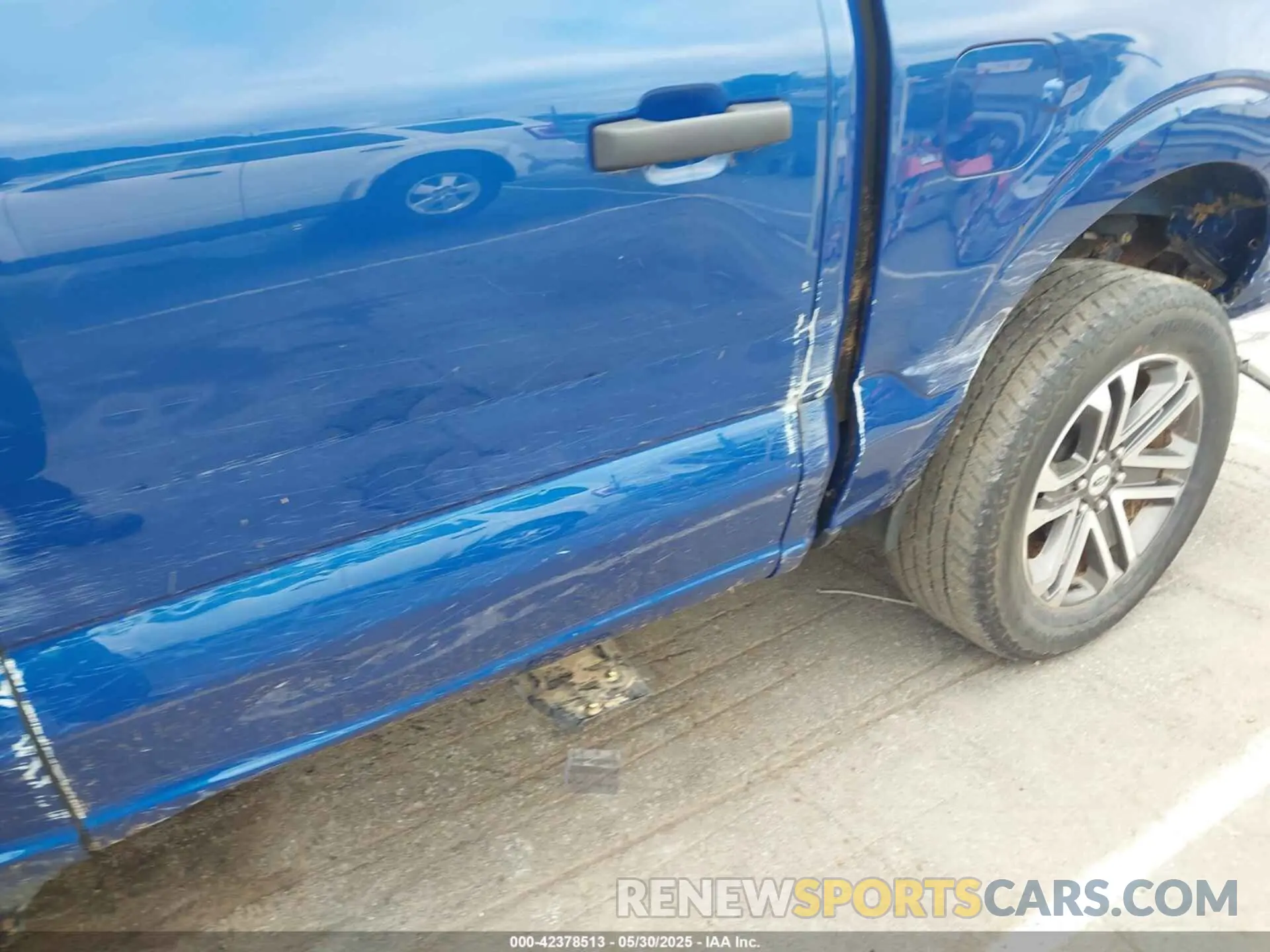 18 Photograph of a damaged car 1FTEW1EP2NKD17385 FORD F-150 2022