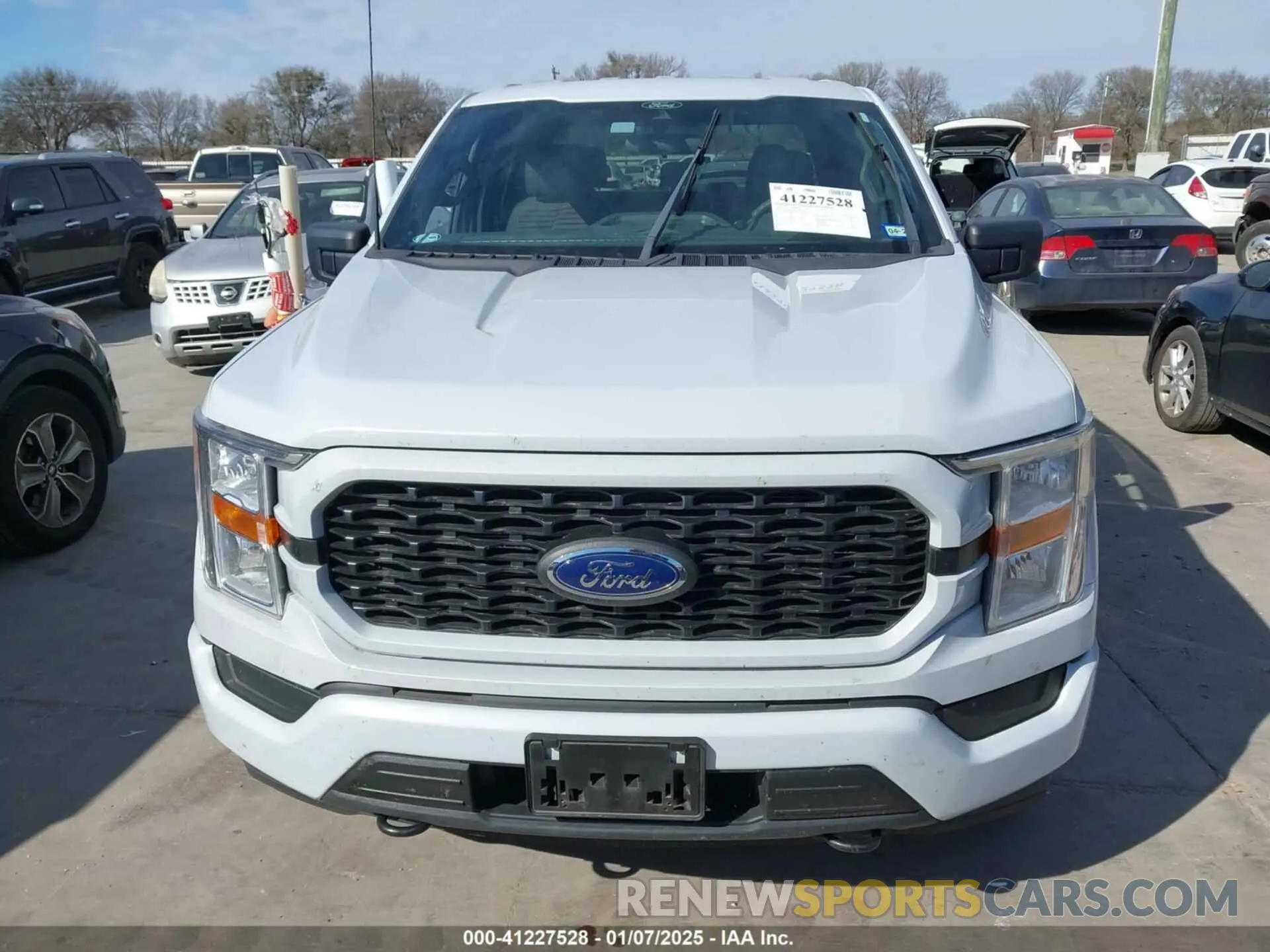11 Photograph of a damaged car 1FTEW1EP2NKD38060 FORD F-150 2022