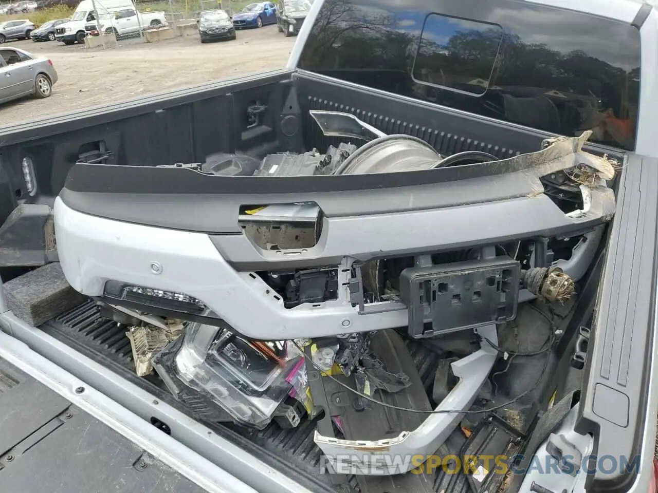 12 Photograph of a damaged car 1FTEW1EP4NKD16027 FORD F-150 2022