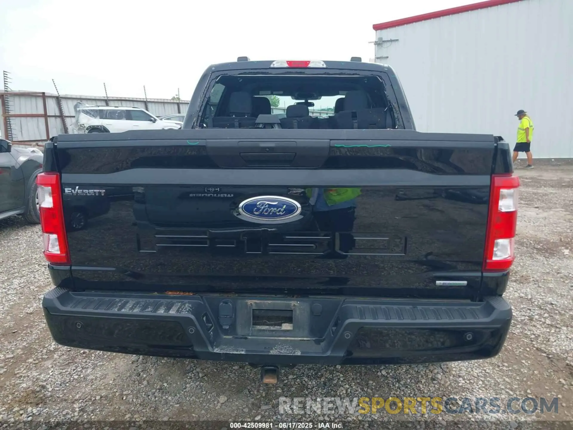 17 Photograph of a damaged car 1FTEW1EP4NKD33765 FORD F-150 2022