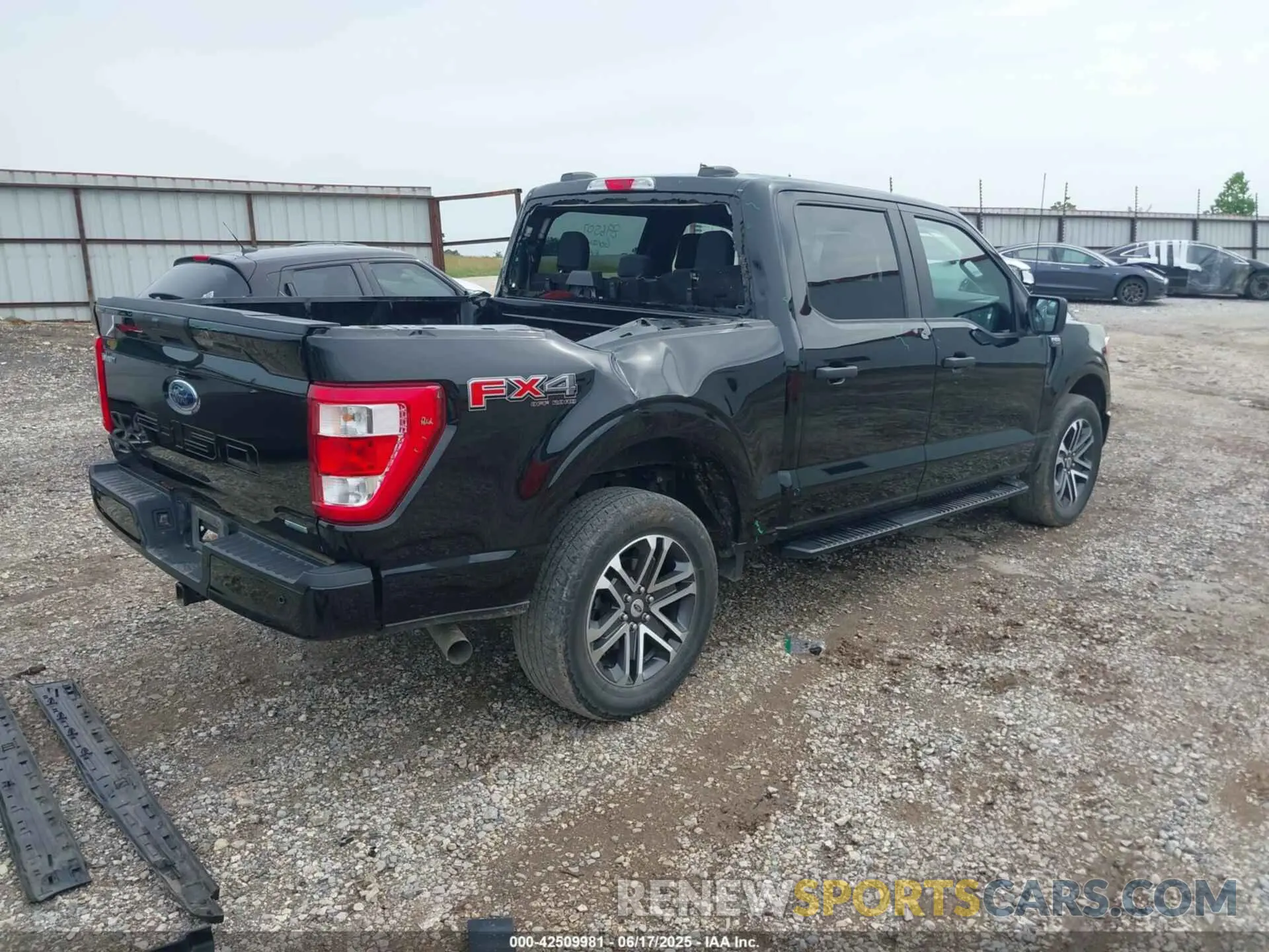 4 Photograph of a damaged car 1FTEW1EP4NKD33765 FORD F-150 2022