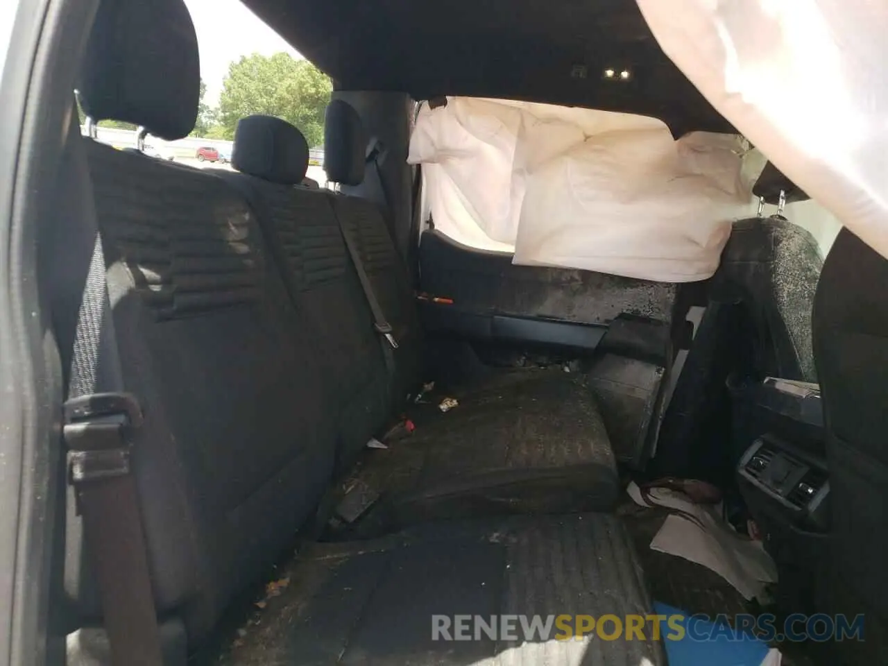 10 Photograph of a damaged car 1FTEW1EP4NKD37962 FORD F-150 2022