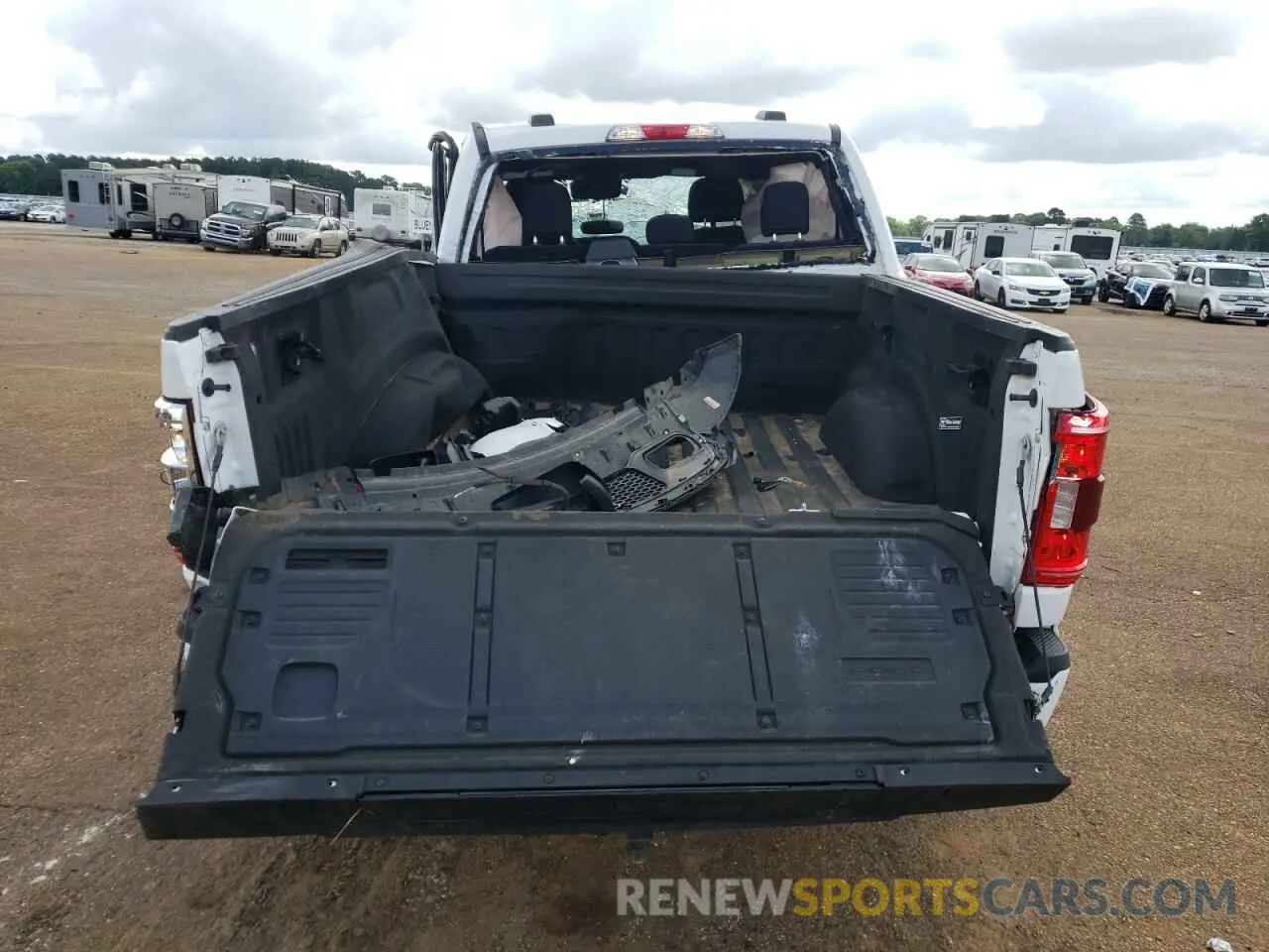 6 Photograph of a damaged car 1FTEW1EP4NKD37962 FORD F-150 2022