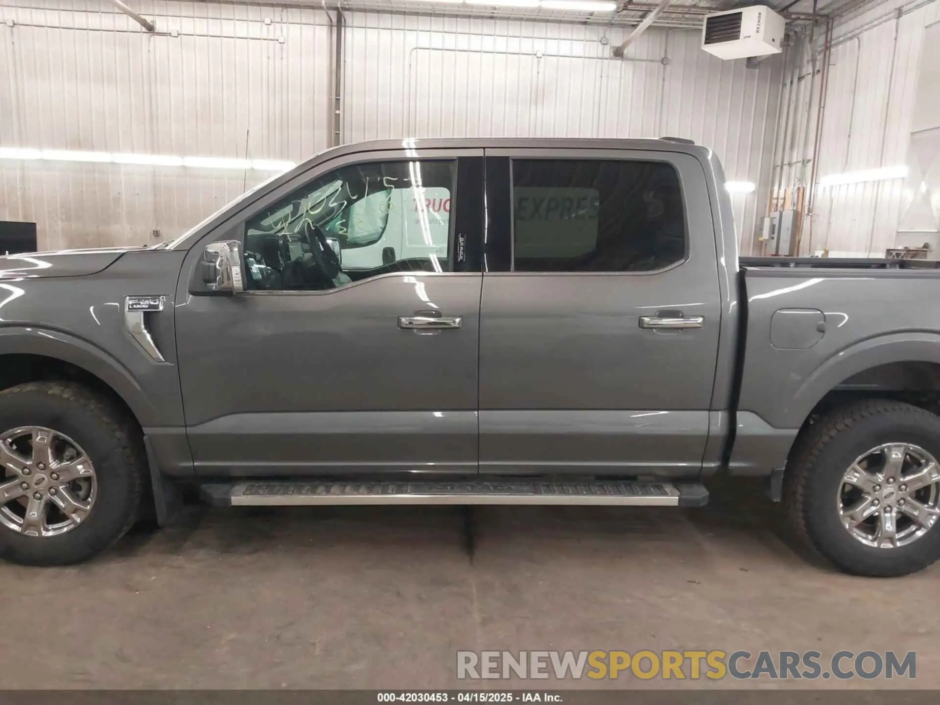 15 Photograph of a damaged car 1FTEW1EP4NKD40845 FORD F-150 2022