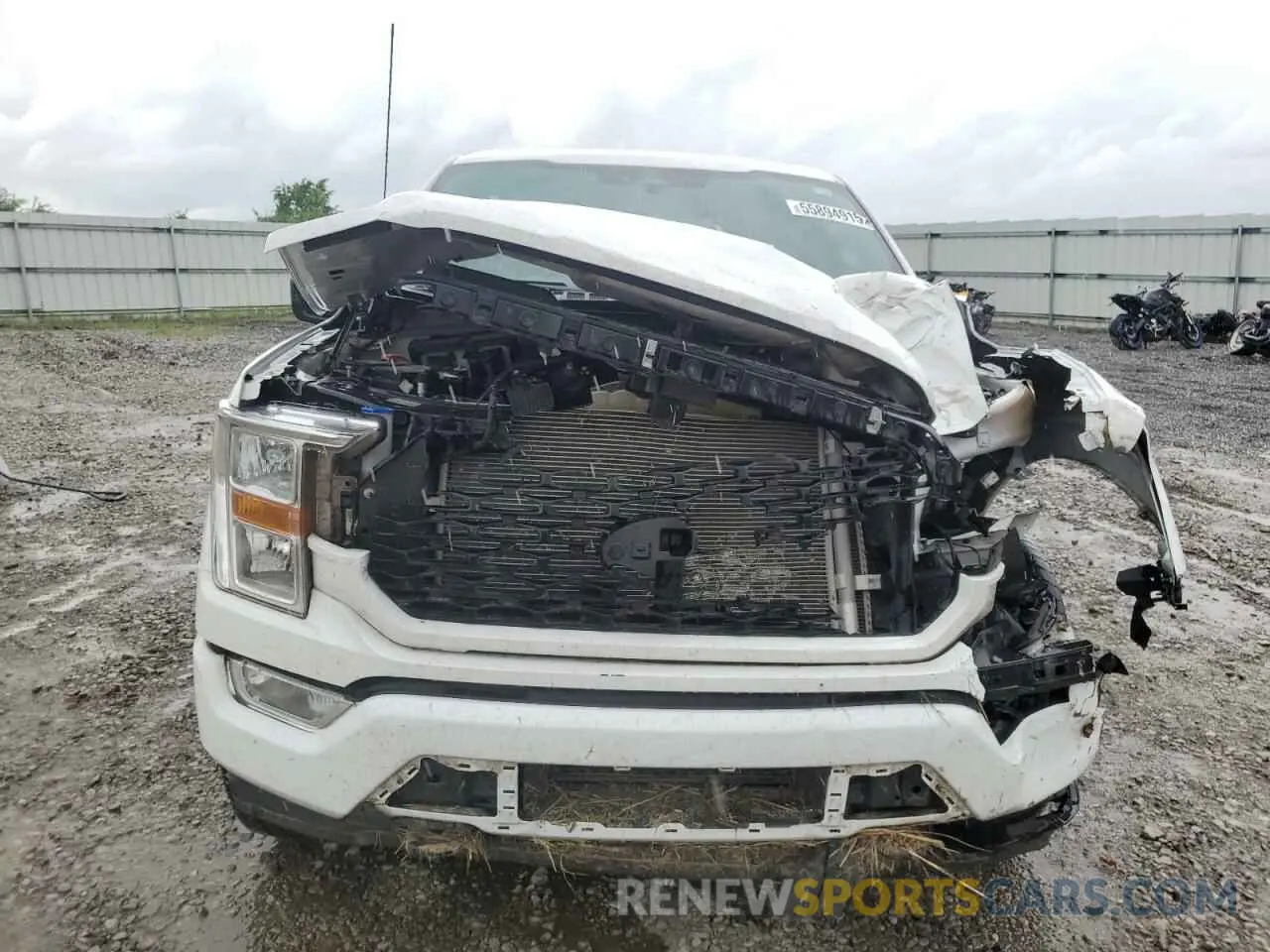 5 Photograph of a damaged car 1FTEW1EP5NKE72657 FORD F-150 2022