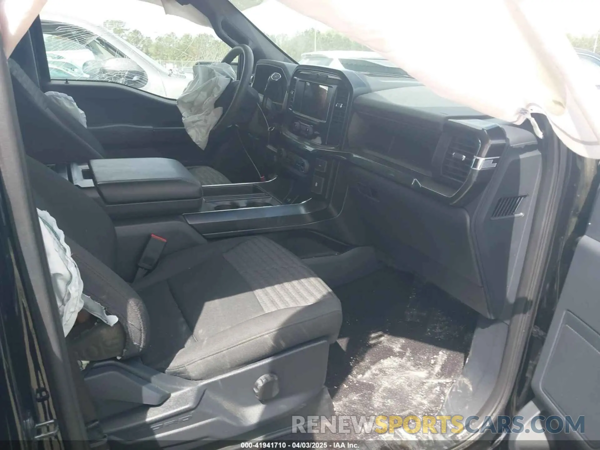 5 Photograph of a damaged car 1FTEW1EP6NFA92347 FORD F-150 2022