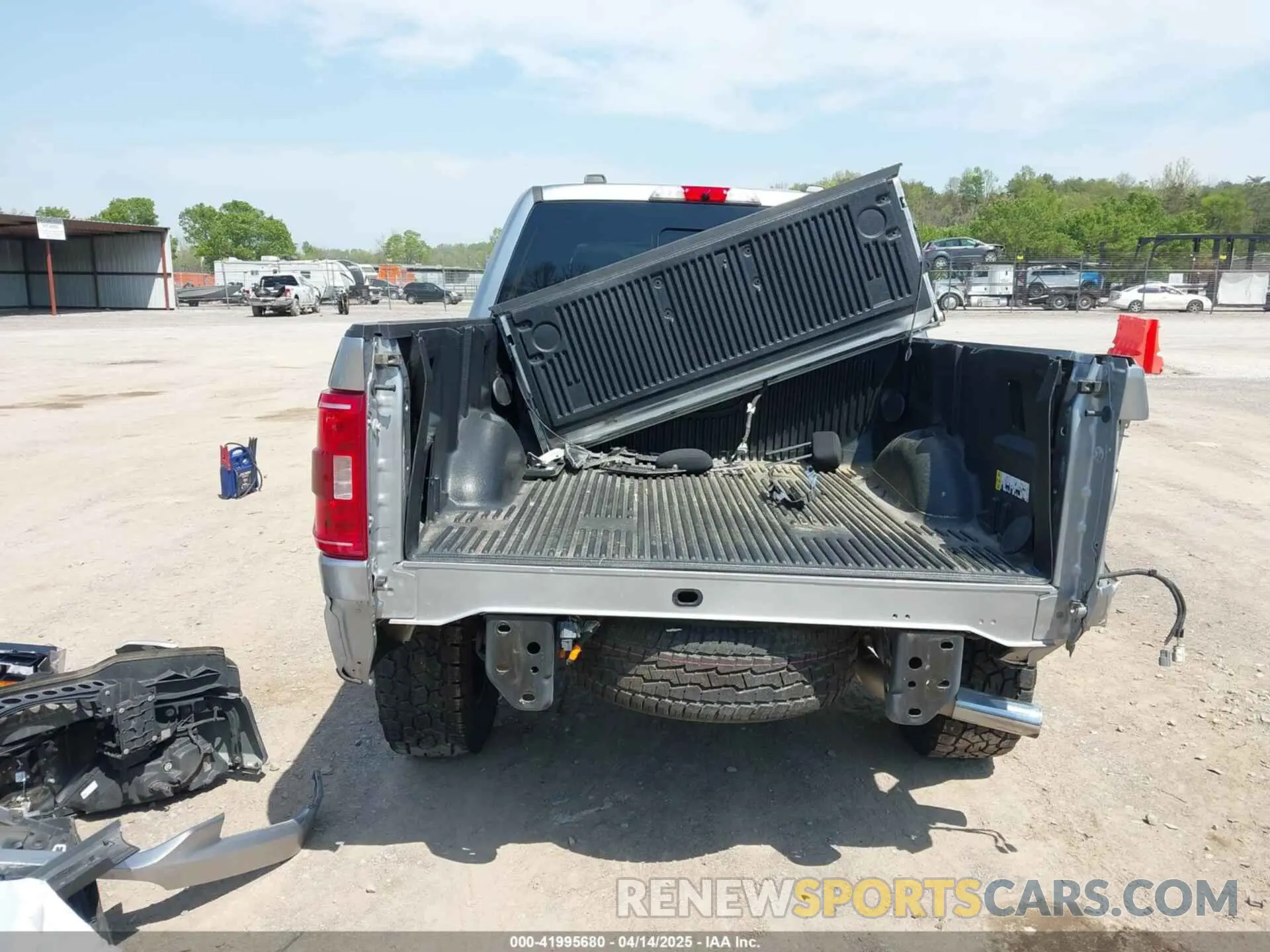 6 Photograph of a damaged car 1FTEW1EP7NFA46090 FORD F-150 2022