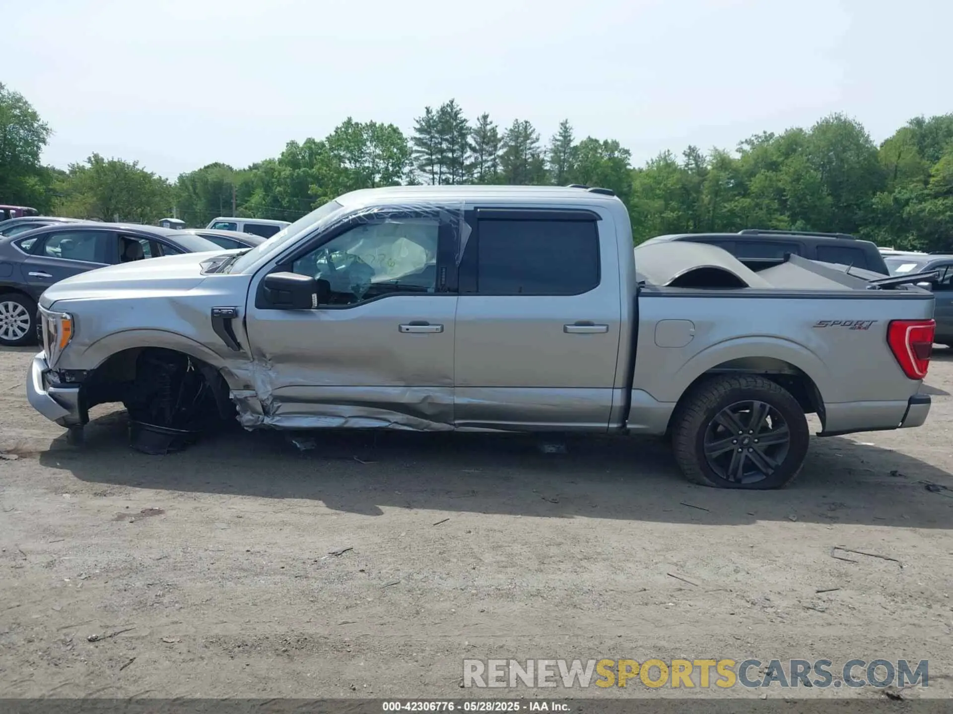 14 Photograph of a damaged car 1FTEW1EP7NKD66288 FORD F-150 2022