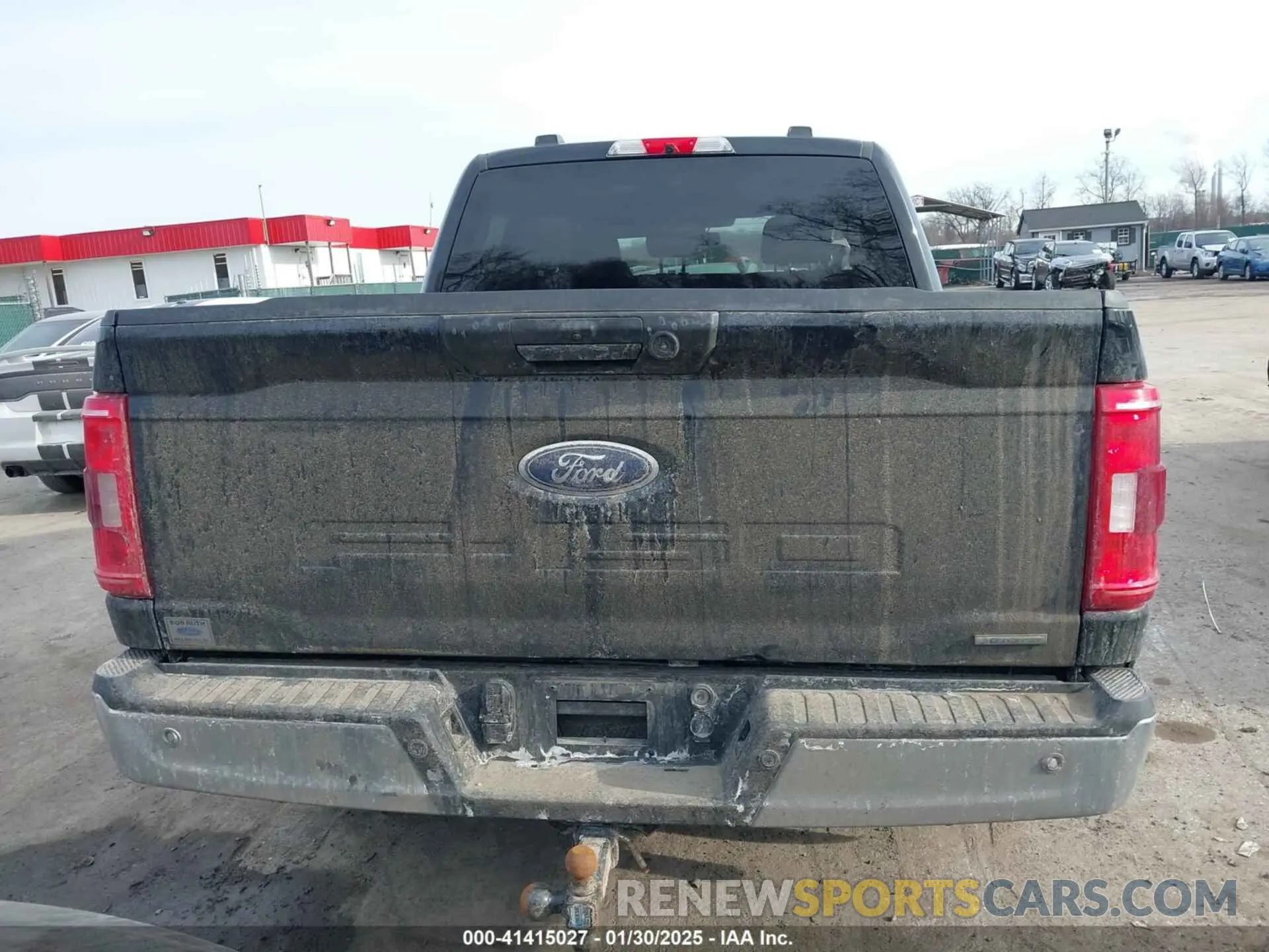 17 Photograph of a damaged car 1FTEW1EP8NKD92432 FORD F-150 2022