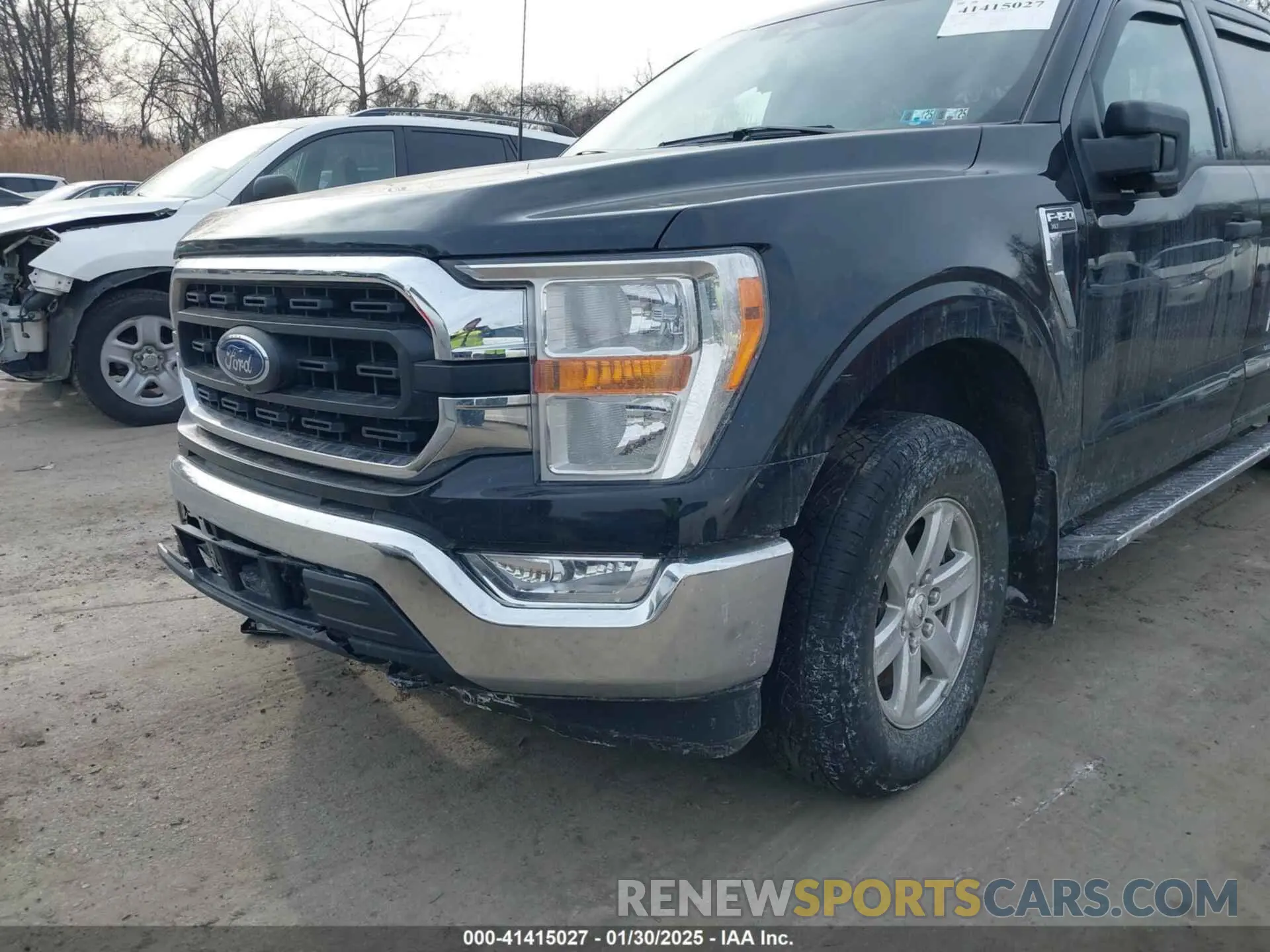 18 Photograph of a damaged car 1FTEW1EP8NKD92432 FORD F-150 2022