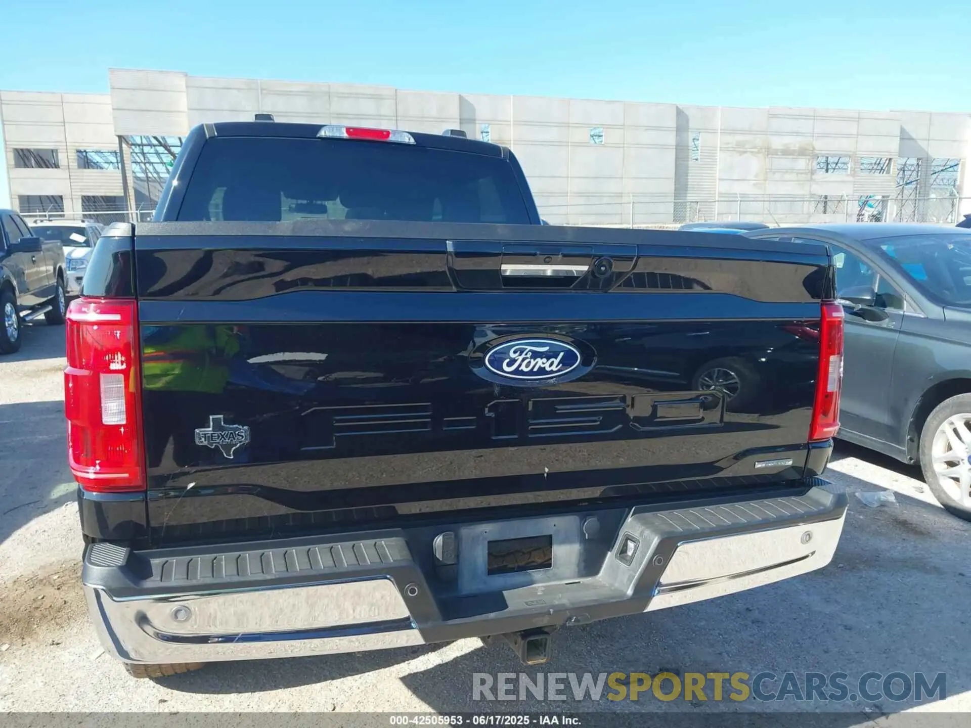 16 Photograph of a damaged car 1FTEW1EP9NKD88440 FORD F-150 2022