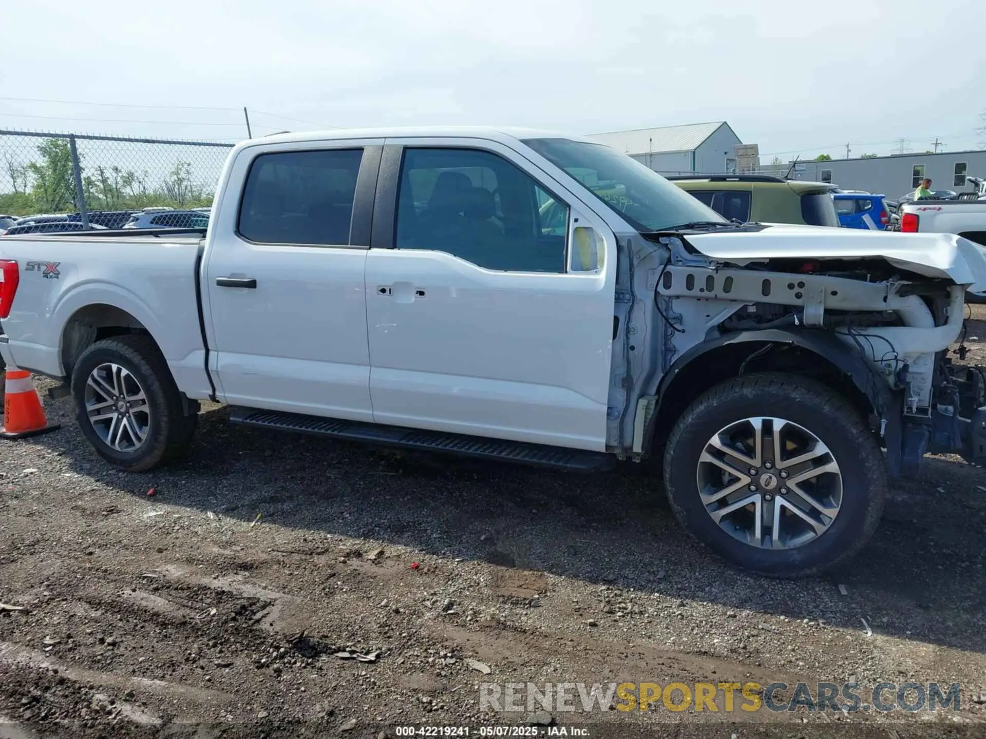 14 Photograph of a damaged car 1FTEW1EPXNFB76977 FORD F-150 2022