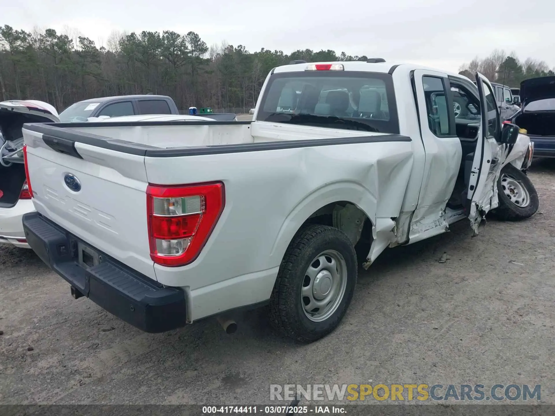 4 Photograph of a damaged car 1FTEX1CB0NKE84137 FORD F-150 2022