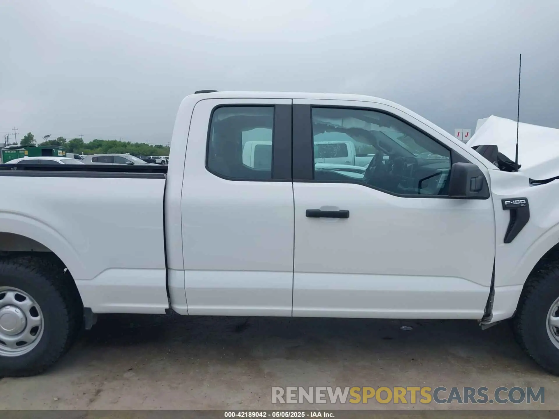 14 Photograph of a damaged car 1FTEX1CB1NKD70793 FORD F-150 2022
