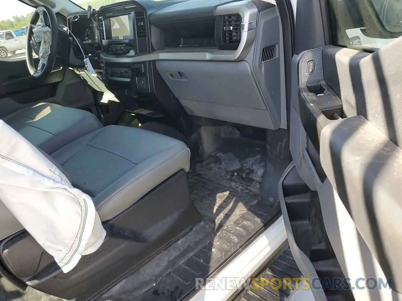 8 Photograph of a damaged car 1FTEX1CPXNKD67550 FORD F-150 2022