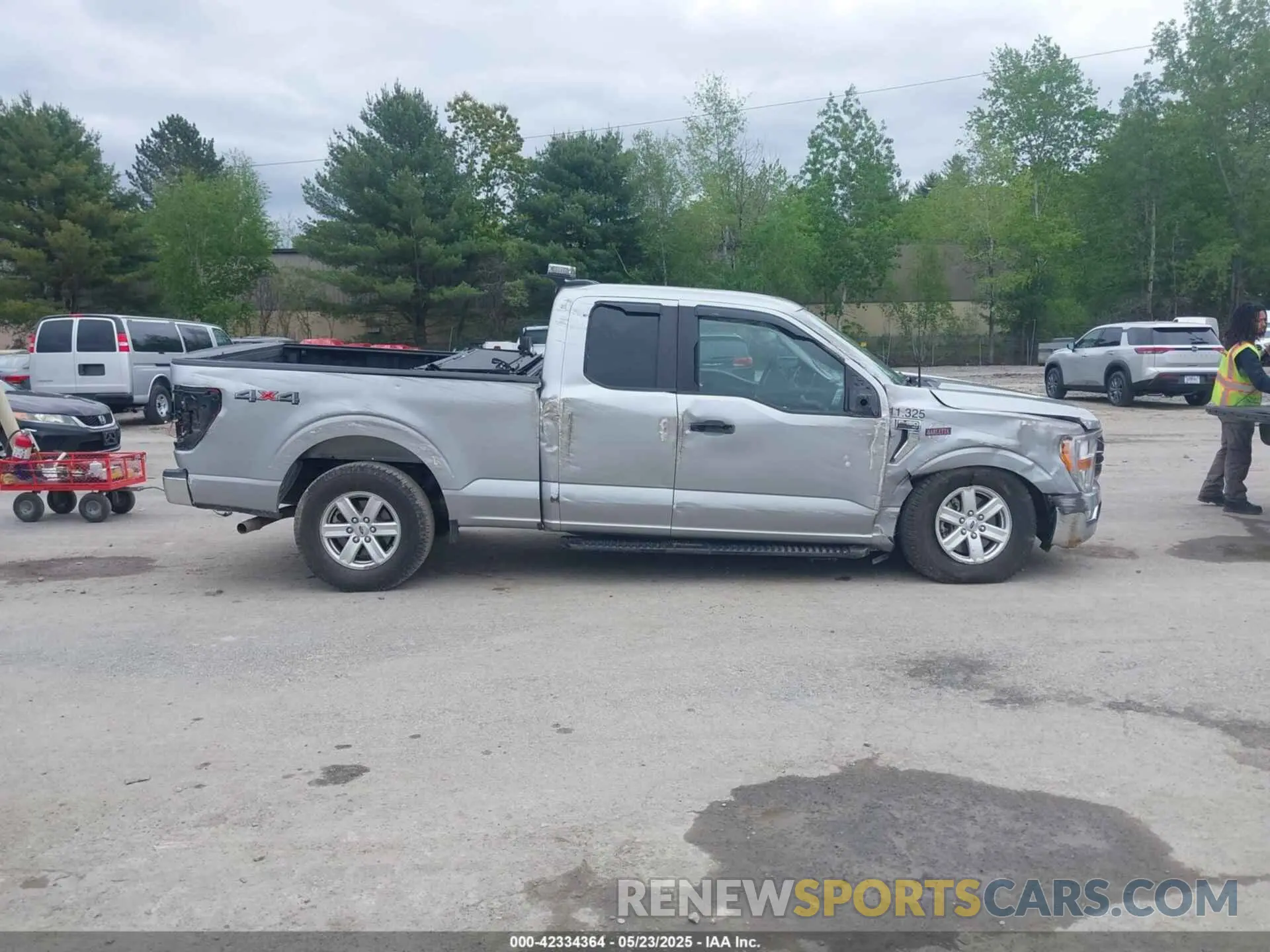 13 Photograph of a damaged car 1FTEX1EB7NKE28578 FORD F-150 2022