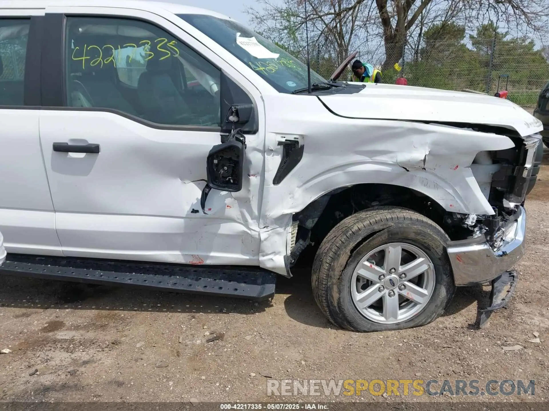 16 Photograph of a damaged car 1FTEX1EB8NKF26762 FORD F-150 2022