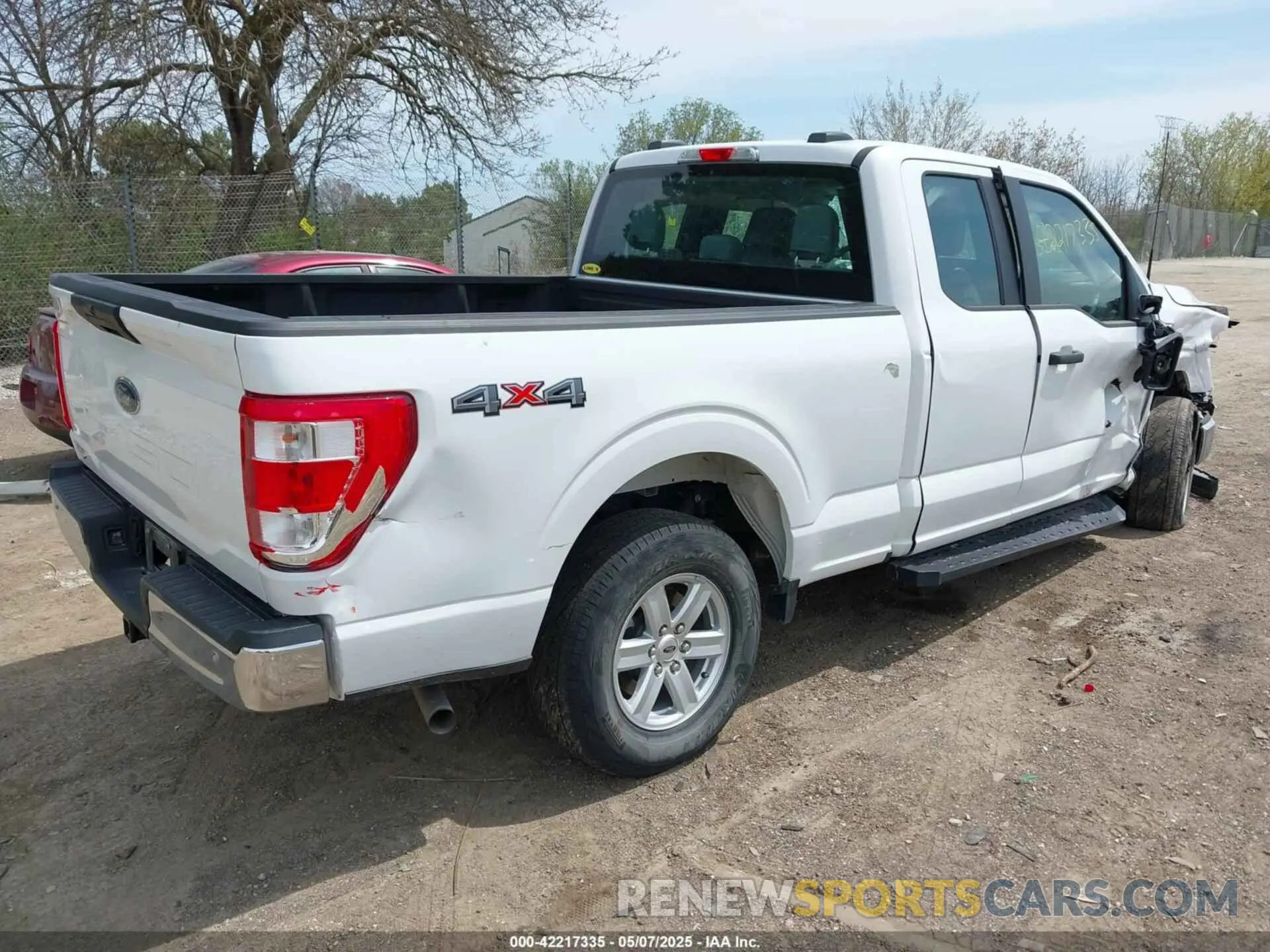 4 Photograph of a damaged car 1FTEX1EB8NKF26762 FORD F-150 2022
