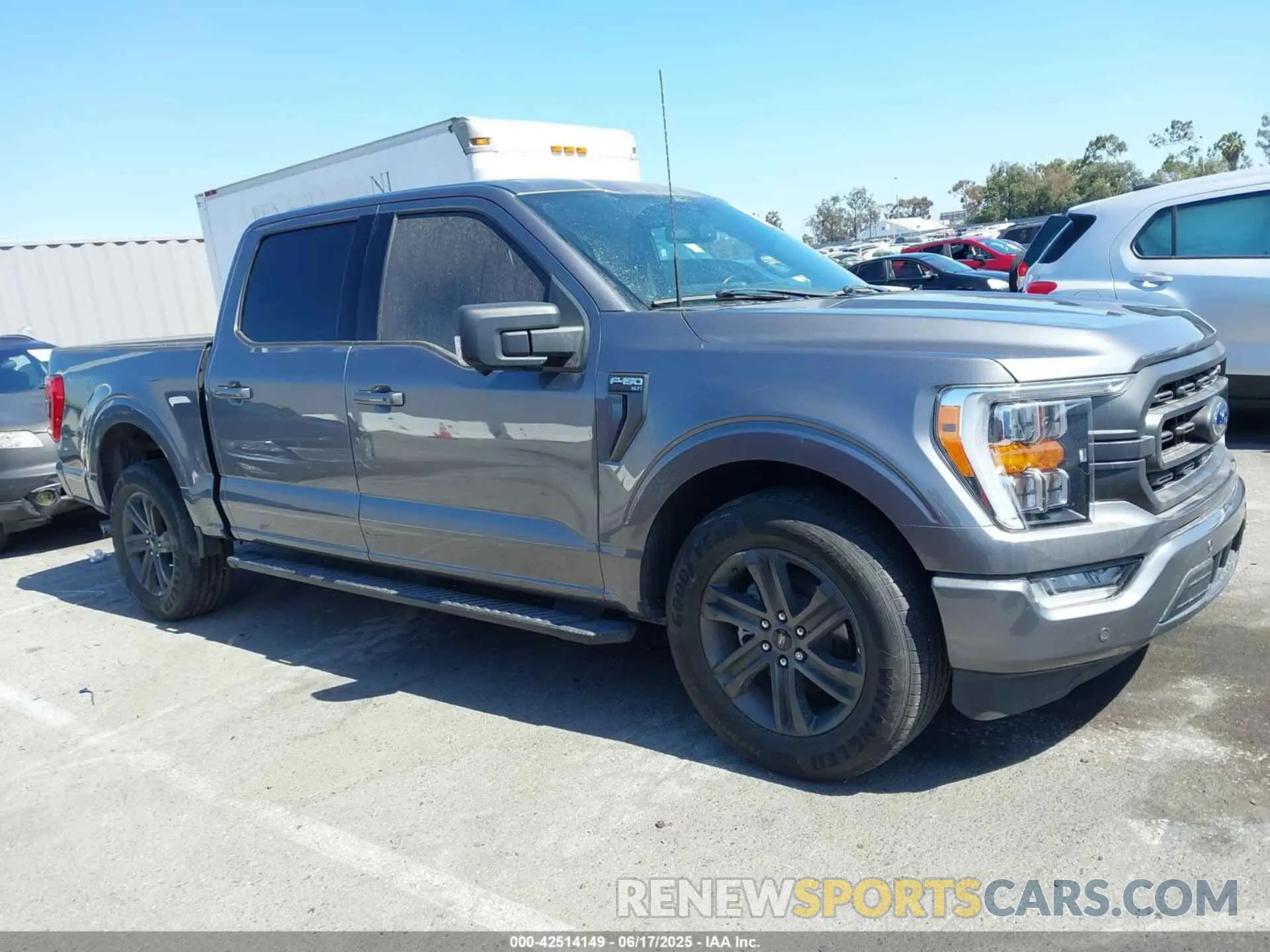13 Photograph of a damaged car 1FTFW1C87NFA29516 FORD F-150 2022