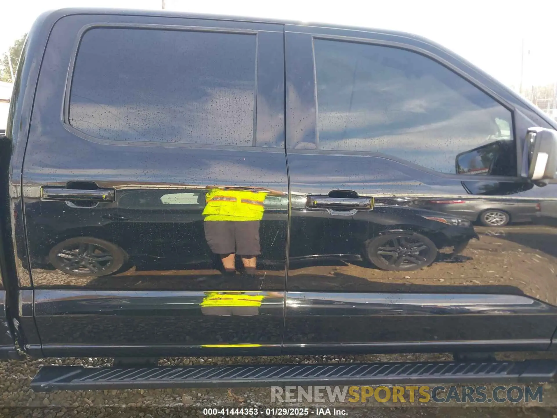13 Photograph of a damaged car 1FTFW1E50NFB13499 FORD F-150 2022