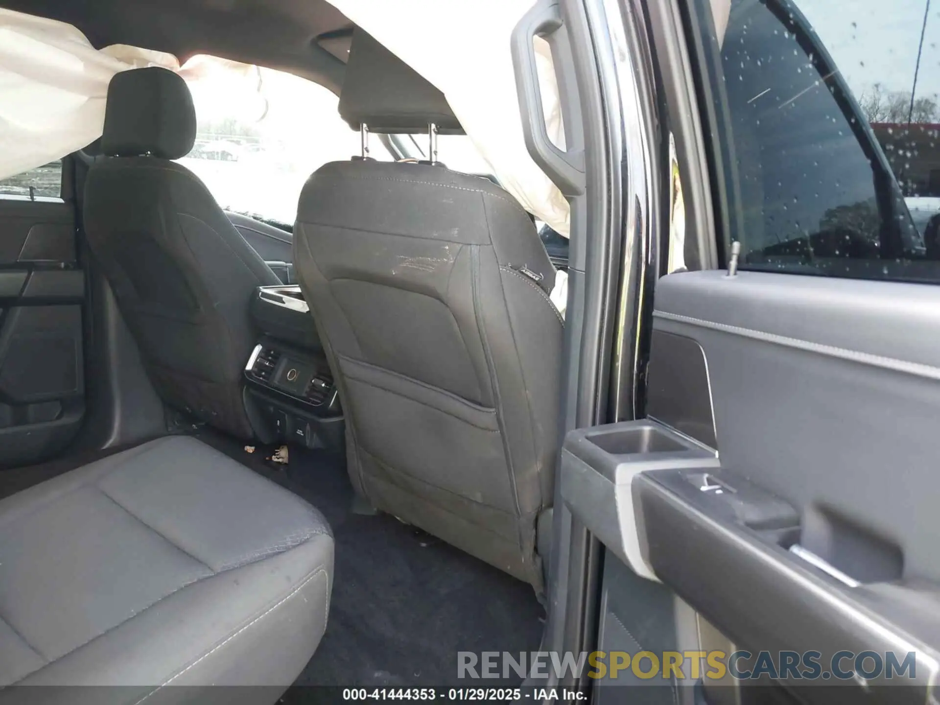 8 Photograph of a damaged car 1FTFW1E50NFB13499 FORD F-150 2022