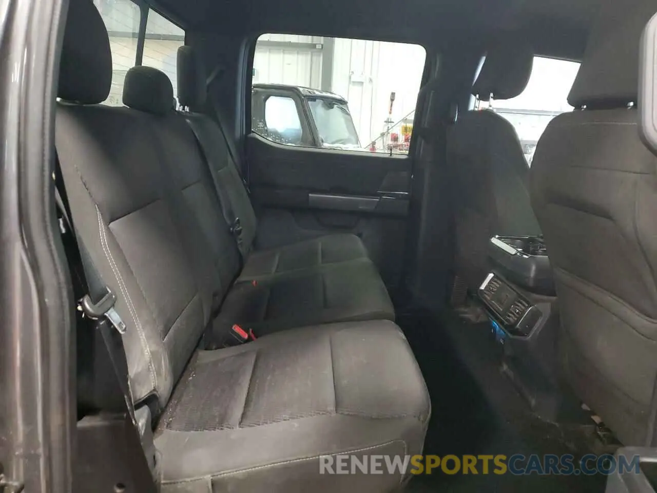 10 Photograph of a damaged car 1FTFW1E50NFB68972 FORD F-150 2022