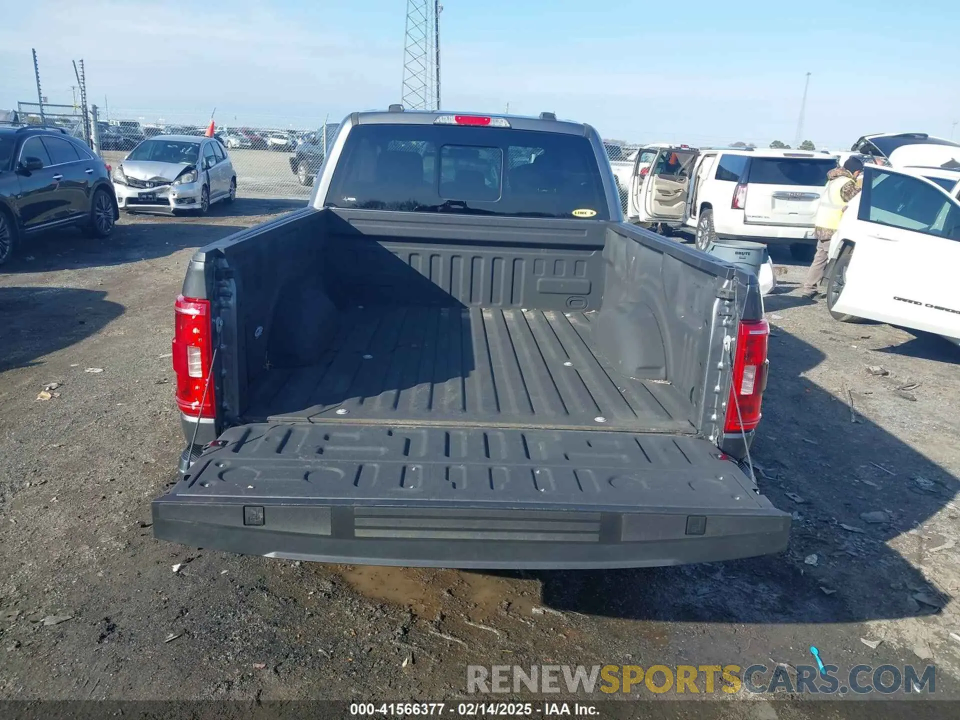 8 Photograph of a damaged car 1FTFW1E52NKE76023 FORD F-150 2022
