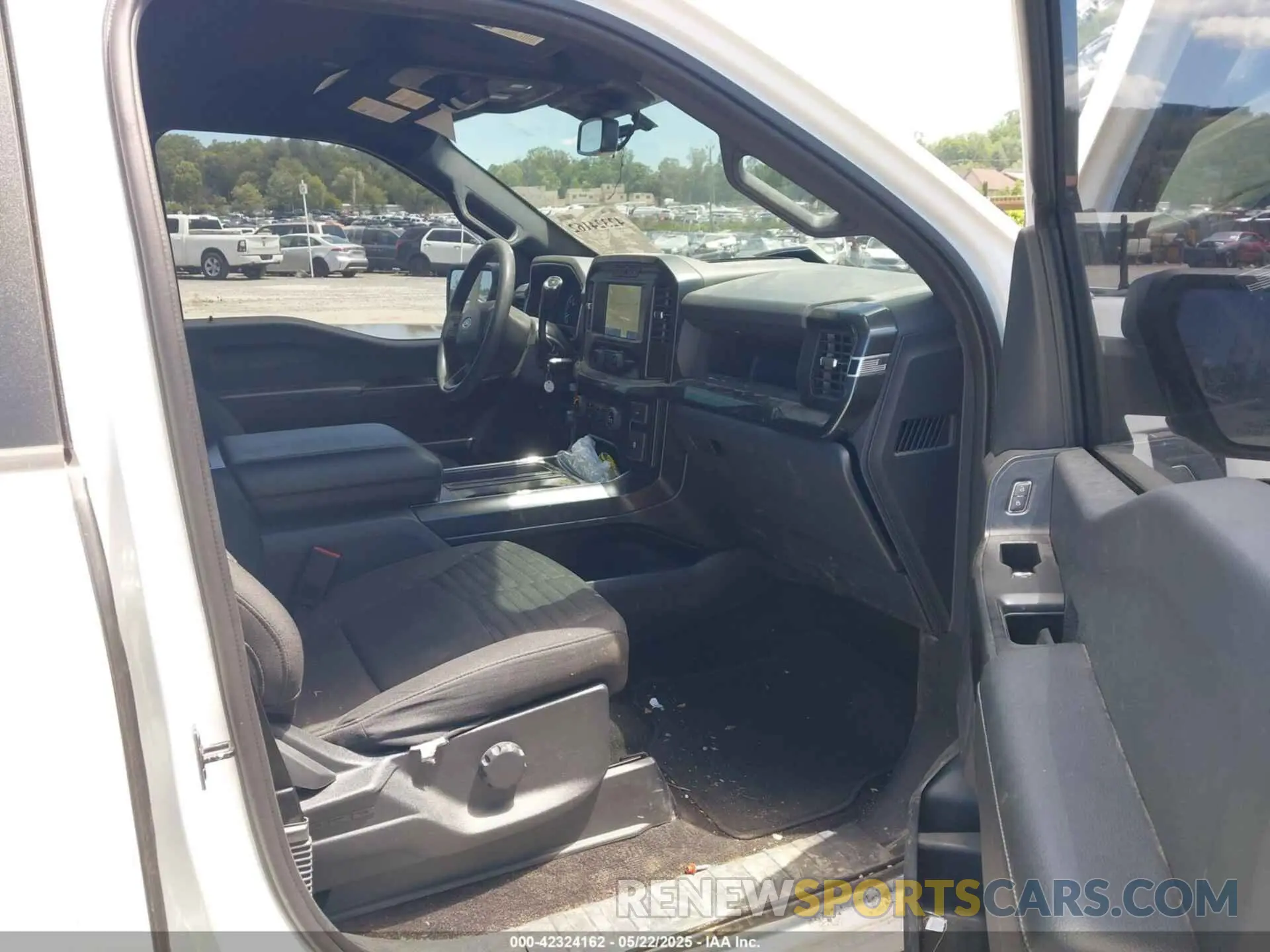 5 Photograph of a damaged car 1FTFW1E53NFA59972 FORD F-150 2022