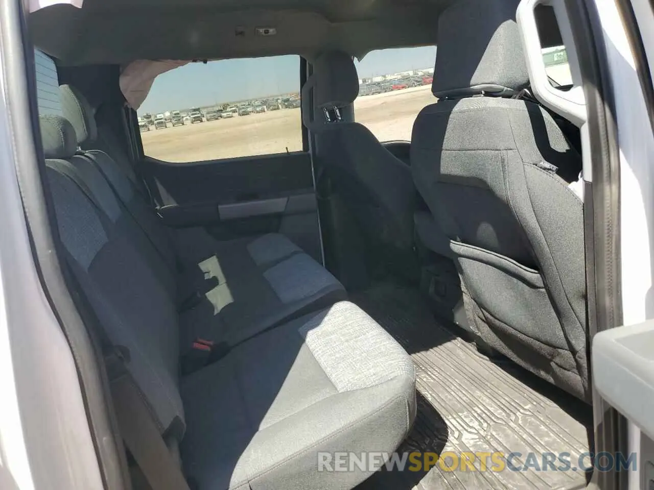 10 Photograph of a damaged car 1FTFW1E54NFC29367 FORD F-150 2022