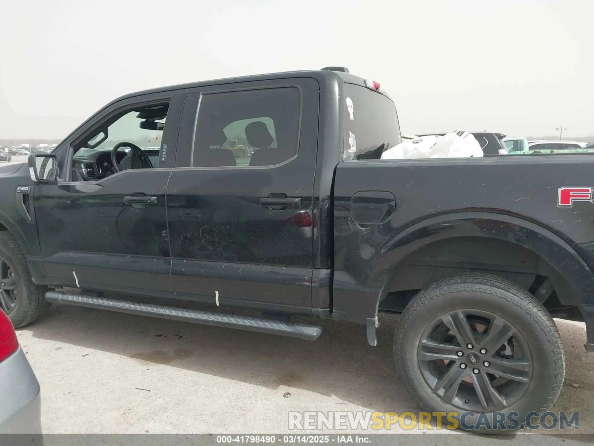 14 Photograph of a damaged car 1FTFW1E55NFA66924 FORD F-150 2022