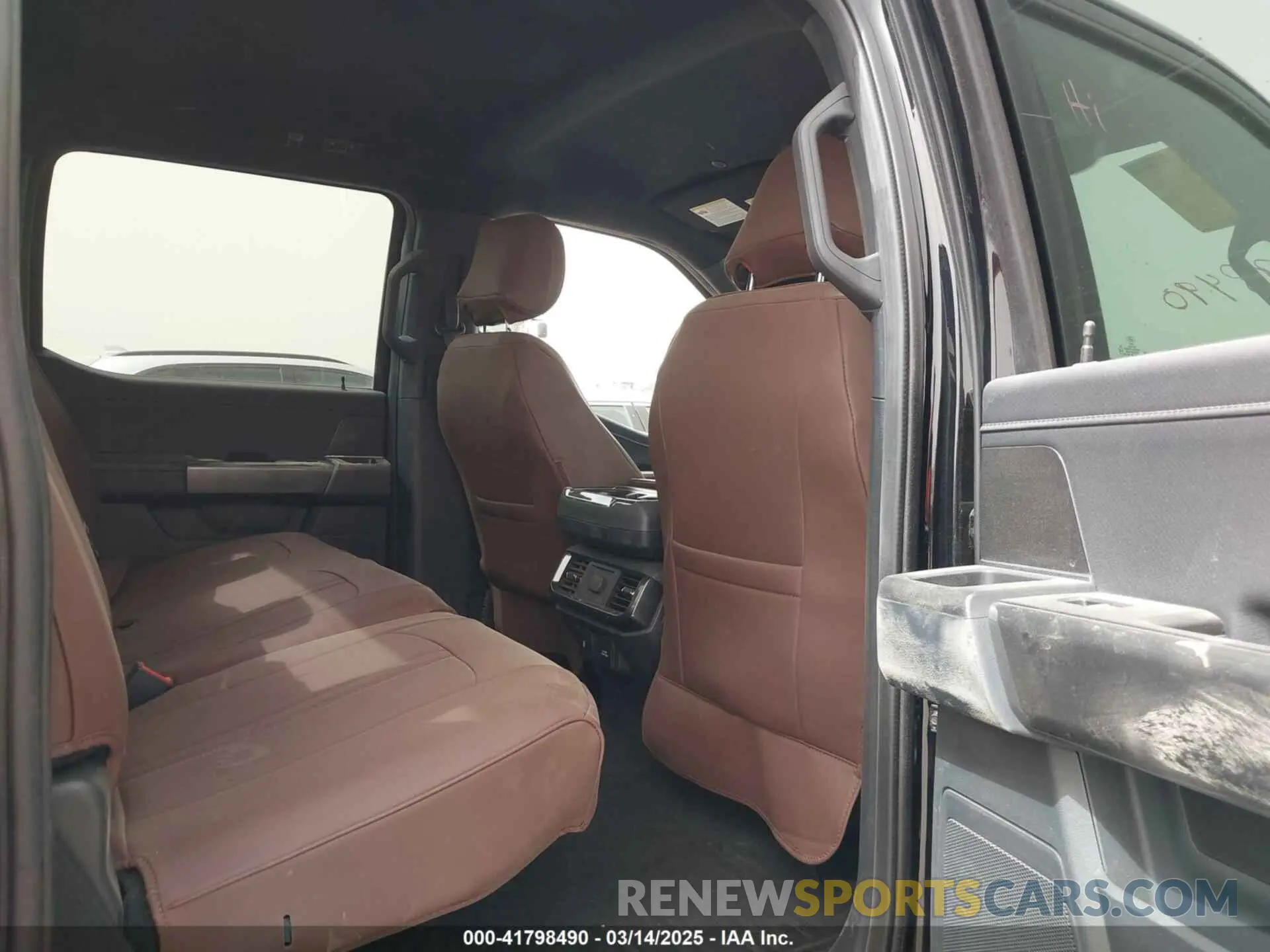 8 Photograph of a damaged car 1FTFW1E55NFA66924 FORD F-150 2022