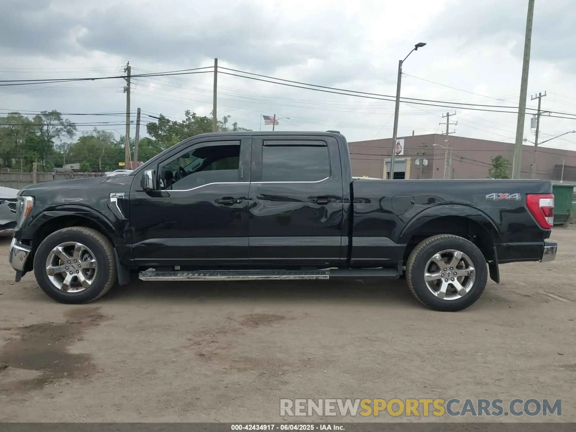 14 Photograph of a damaged car 1FTFW1E55NFB70376 FORD F-150 2022