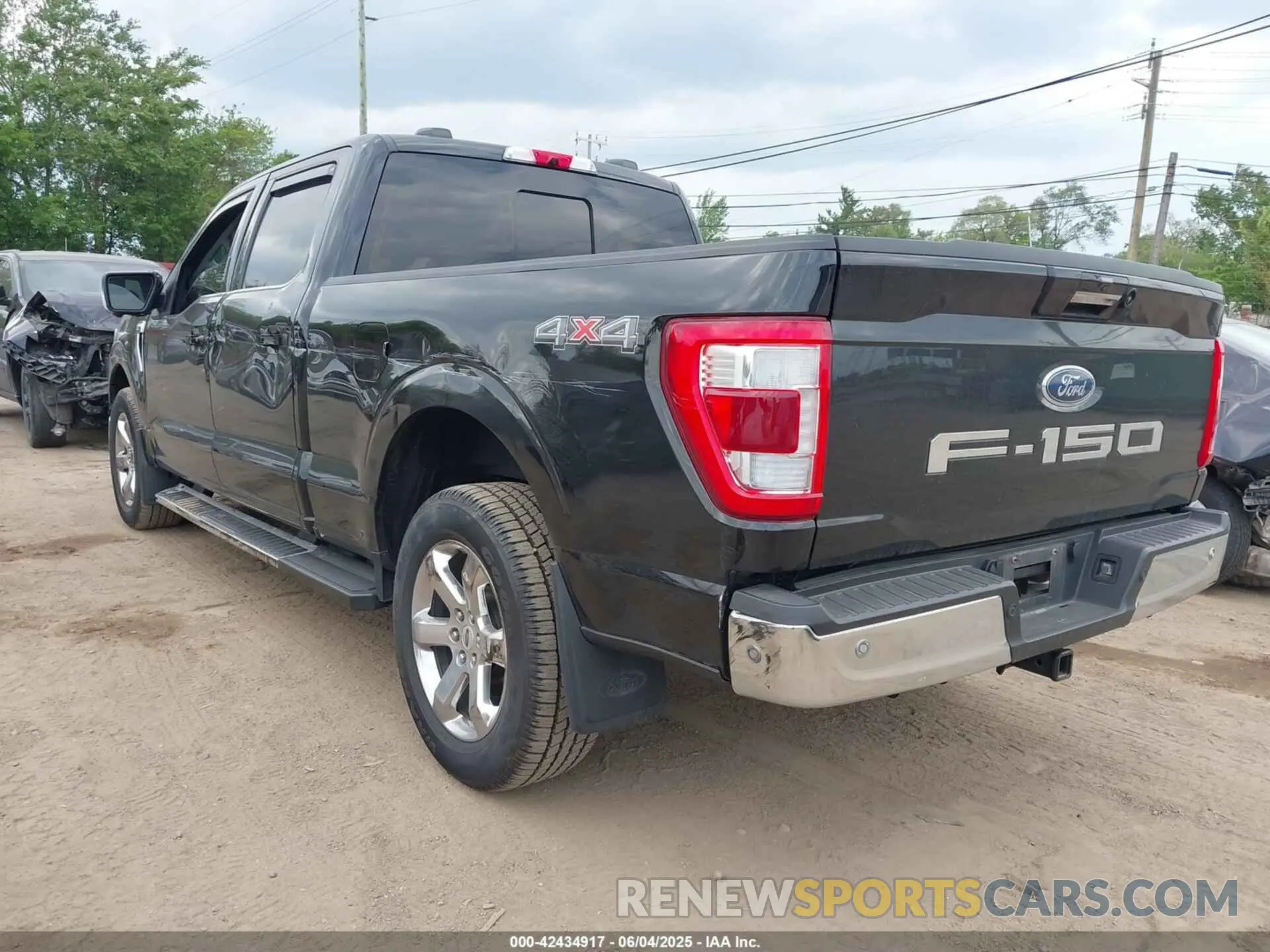 3 Photograph of a damaged car 1FTFW1E55NFB70376 FORD F-150 2022